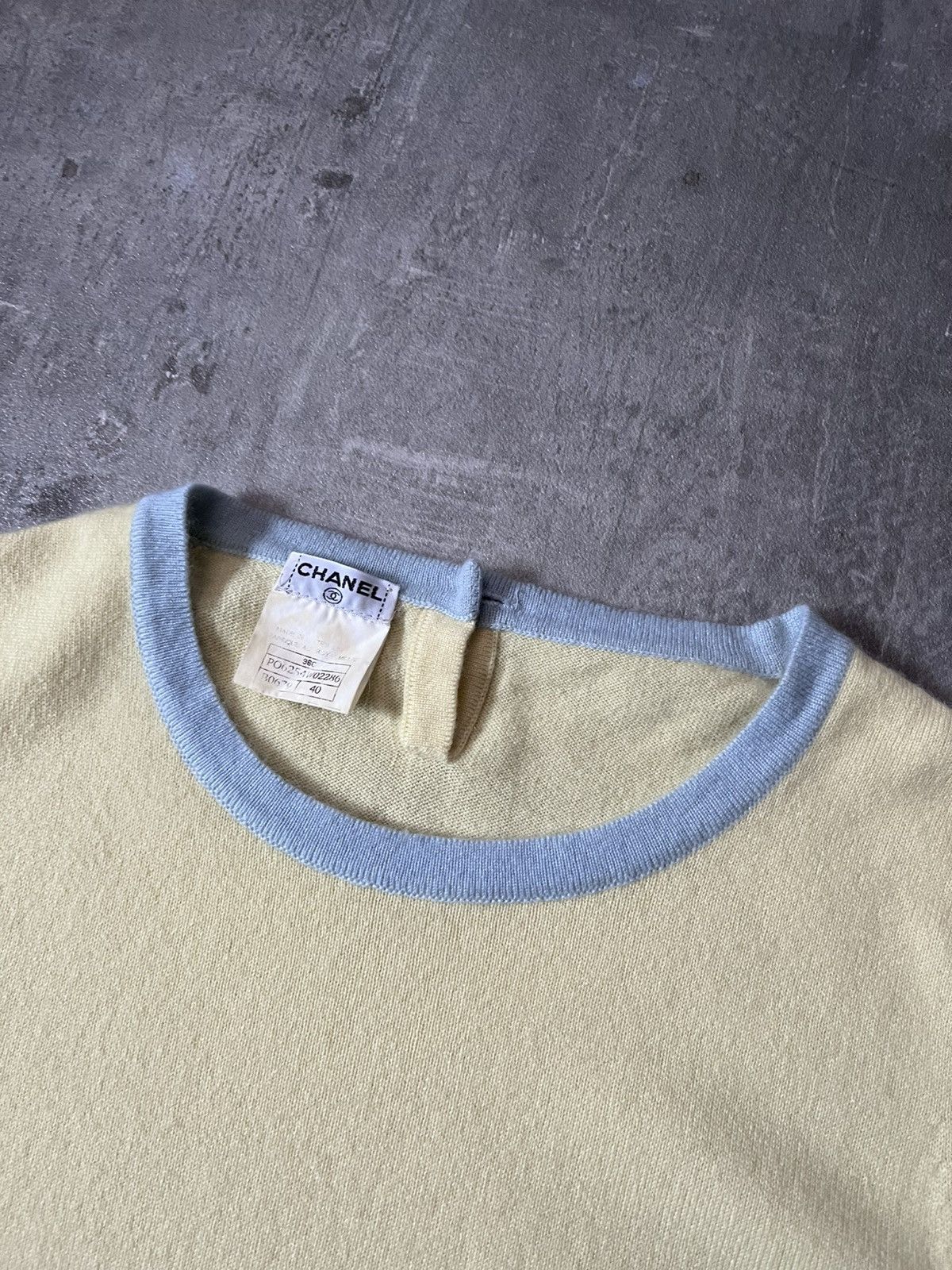 Chanel Chanel vintage cashmere yellow sleeveless sweater Size M / US 6-8 / IT 42-44 - 4 Thumbnail