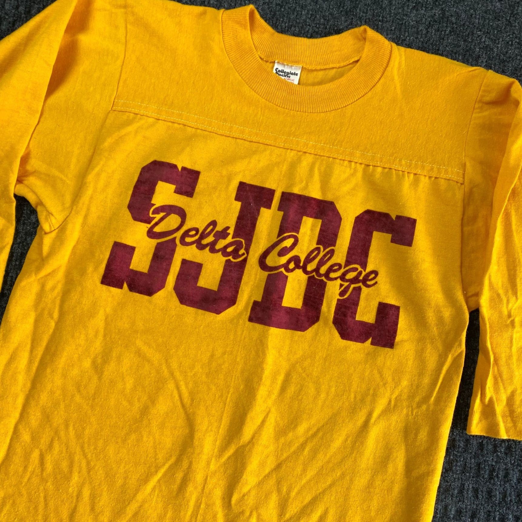Delta VINTAGE Collegiate Pacific Shirt Men S Yellow 3/4 Sleeve USA 60s 70s 80s College Stockton San Joaquin Delta College Shirt S Single Stitch Made USA Size US S / EU 44-46 / 1 - 3 Thumbnail