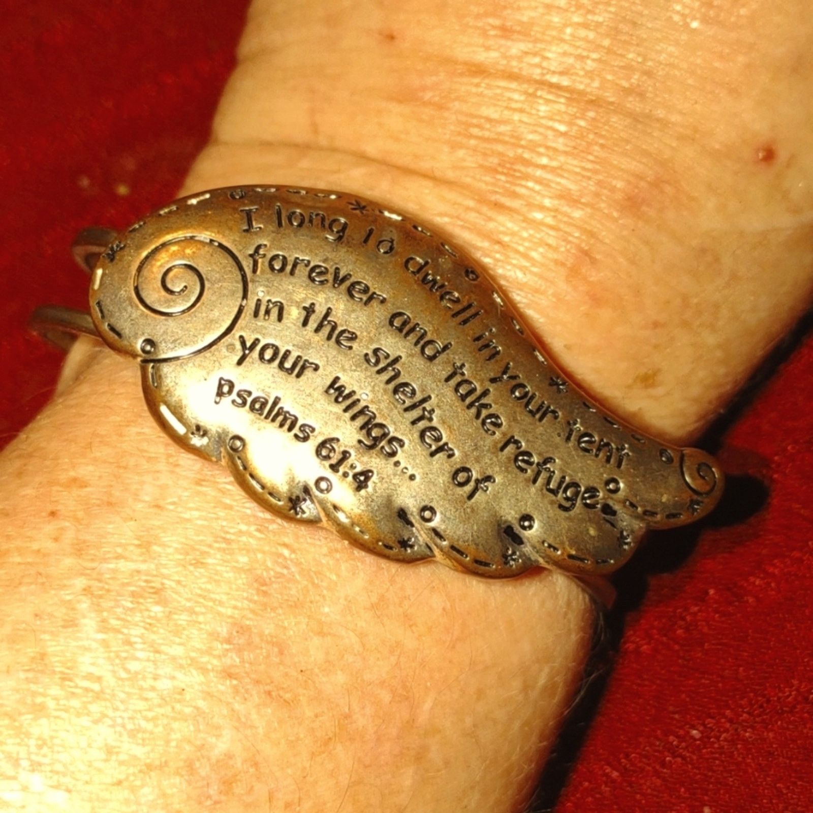 Vintage Religious vintage gold Leaf clamp bracelet Psalms 61: 4 Size ONE SIZE - 1 Thumbnail
