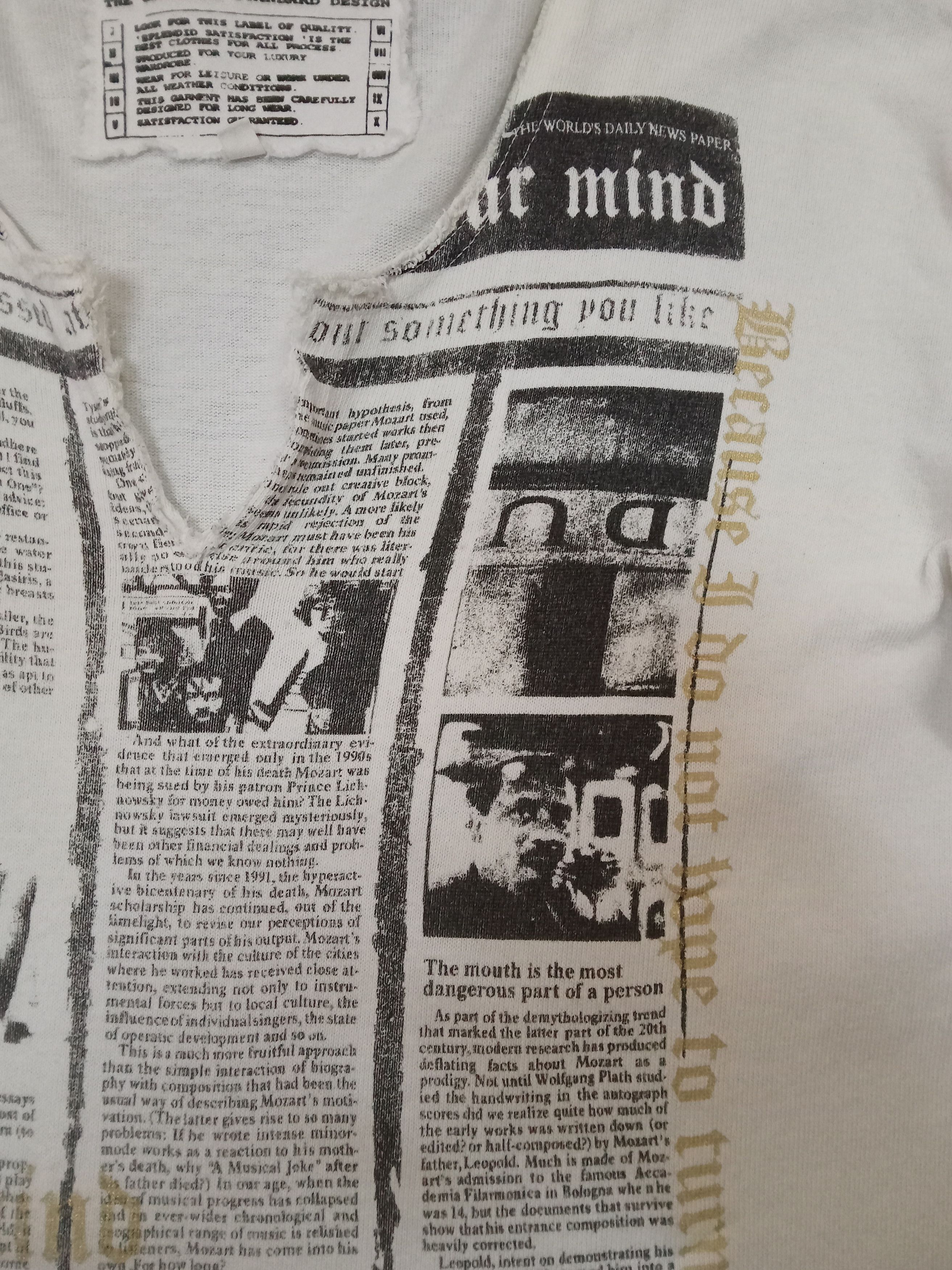 Japanese Brand Splendid Satisfaction Newspaper Gazette Design Top Size L / US 10 / IT 46 - 7 Thumbnail