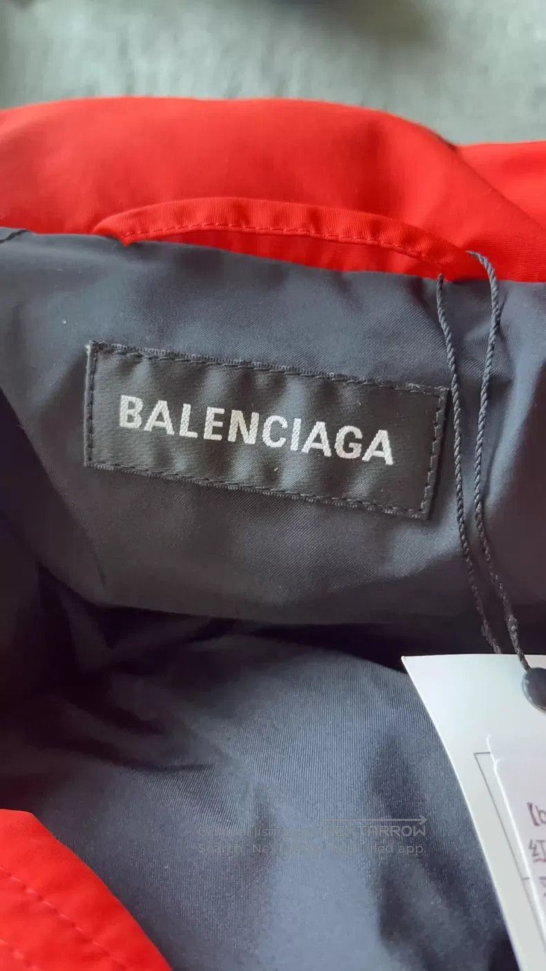Balenciaga Balenciaga Red Soccer Ball Printed Logo Down Jacket Size US S / EU 44-46 / 1 - 9 Thumbnail