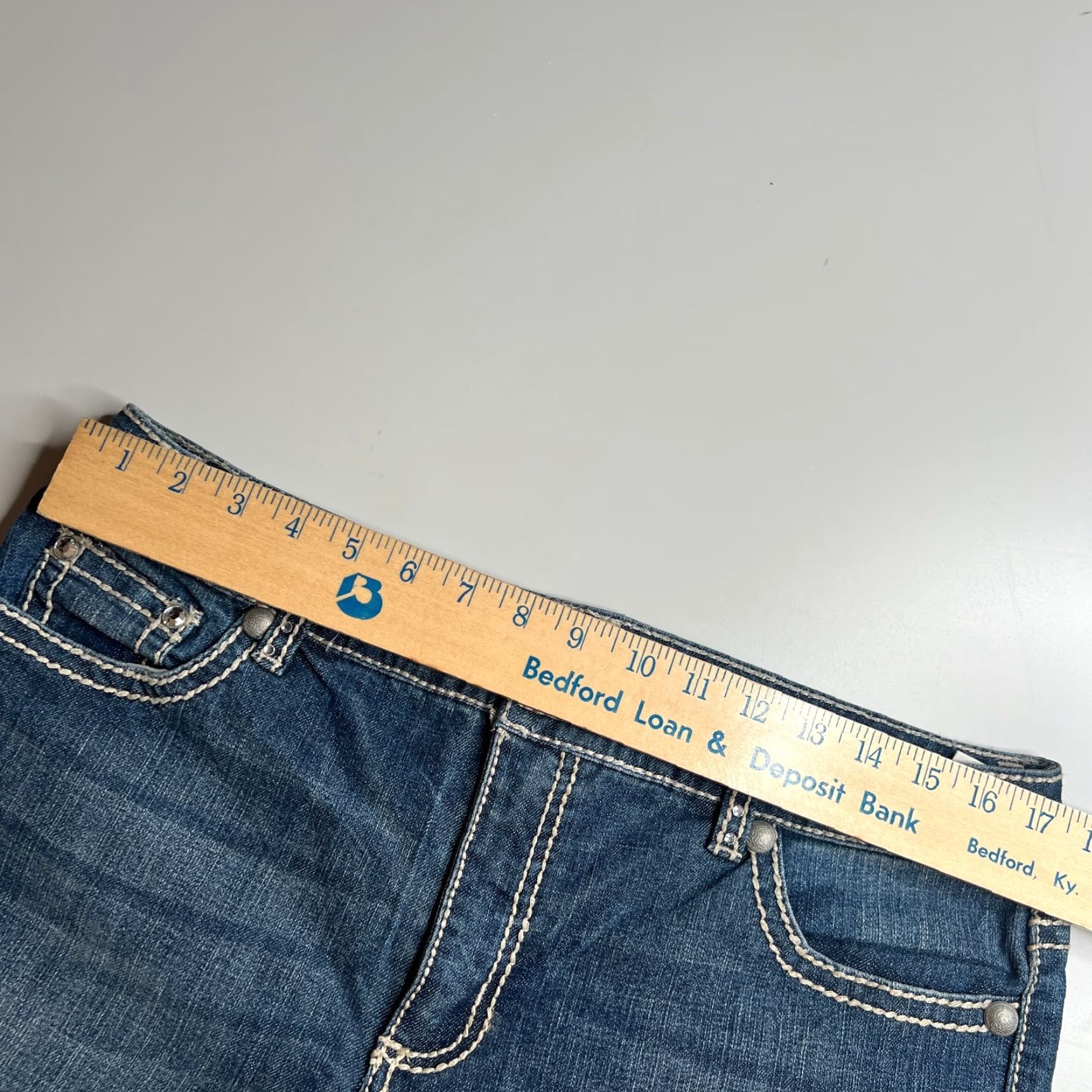 Vintage Code Bleu Jeans Marielle Slim Straight Women’s 14 / 31 Blue Rhinestone Embellishments Denim Straight Jeans Size 36" / US 14 / IT 50 - 4 Thumbnail