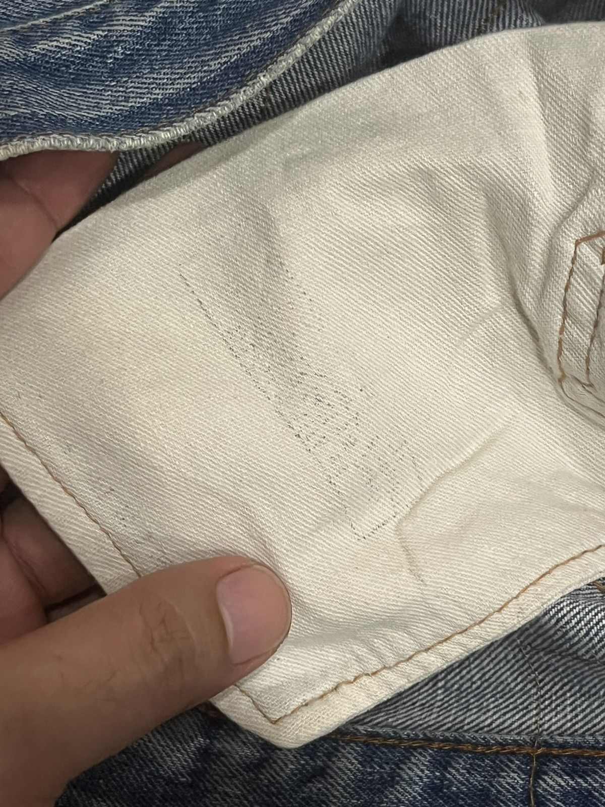 Levi's Vintage 60s Levi’s 501 Button No 6 Distressed Selvedge Jeans Size US 28 / EU 44 - 15 Thumbnail