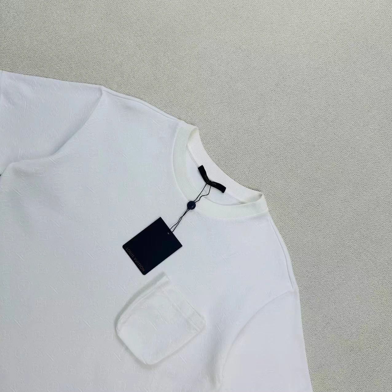 Louis Vuitton Louis Vuitton Monogram Pocket T-Shirt M WL2347 Size US M / EU 48-50 / 2 - 3 Thumbnail