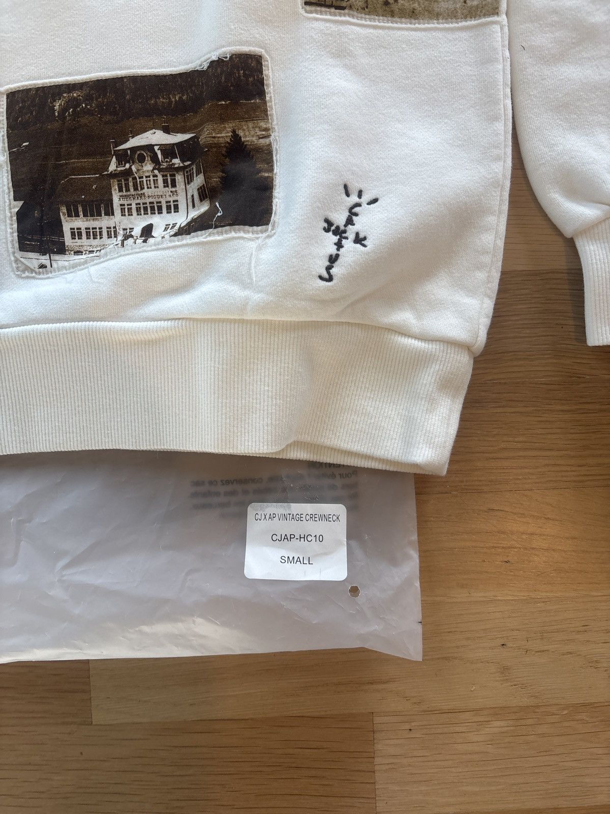 Audemars Piguet × Travis Scott Travis Scott Audemars Piguet Vintage Crewneck Size US S / EU 44-46 / 1 - 4 Thumbnail