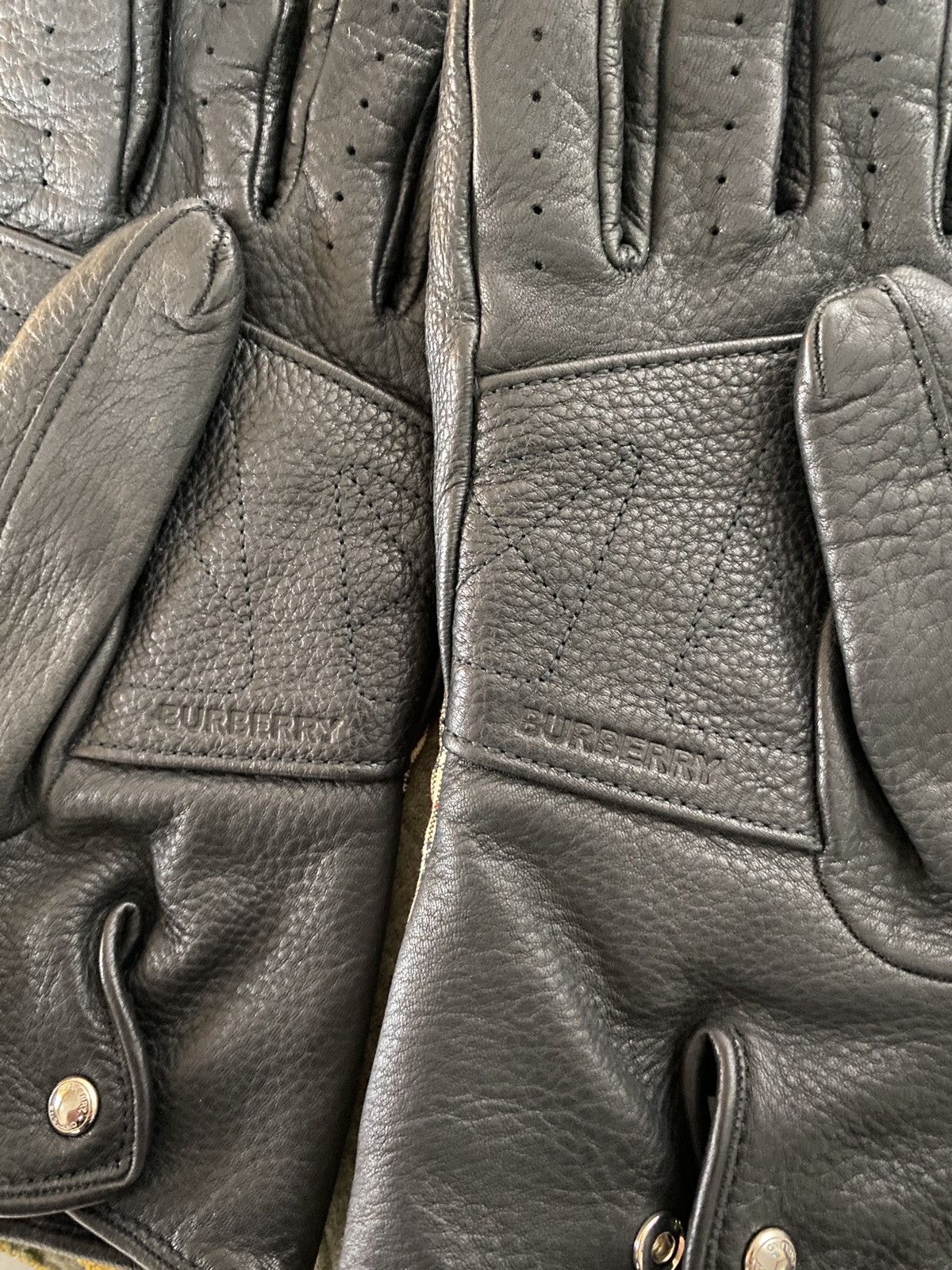 Burberry × Vintage Burberry original vintage women’s gloves Size ONE SIZE - 7 Thumbnail