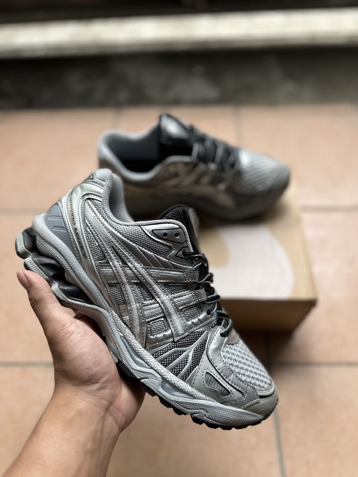 Asics ASICS Gel Kayano Legacy "Pure Silver" Size US 9 / EU 42 - 2 Thumbnail