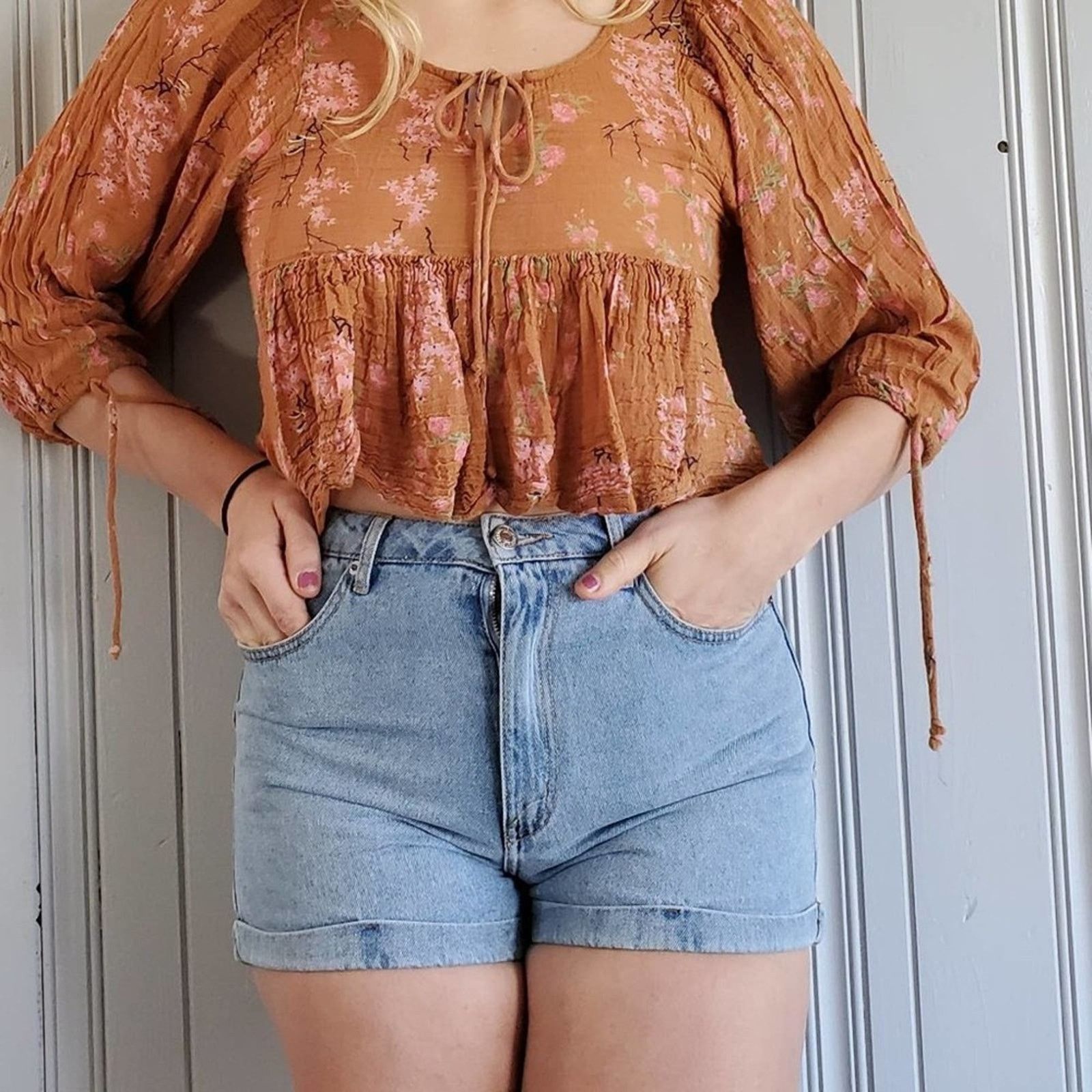 Forever 21 Forever 21 Light Wash Blue Denim High Waist Shorts - 29 Size 29" - 1 Thumbnail