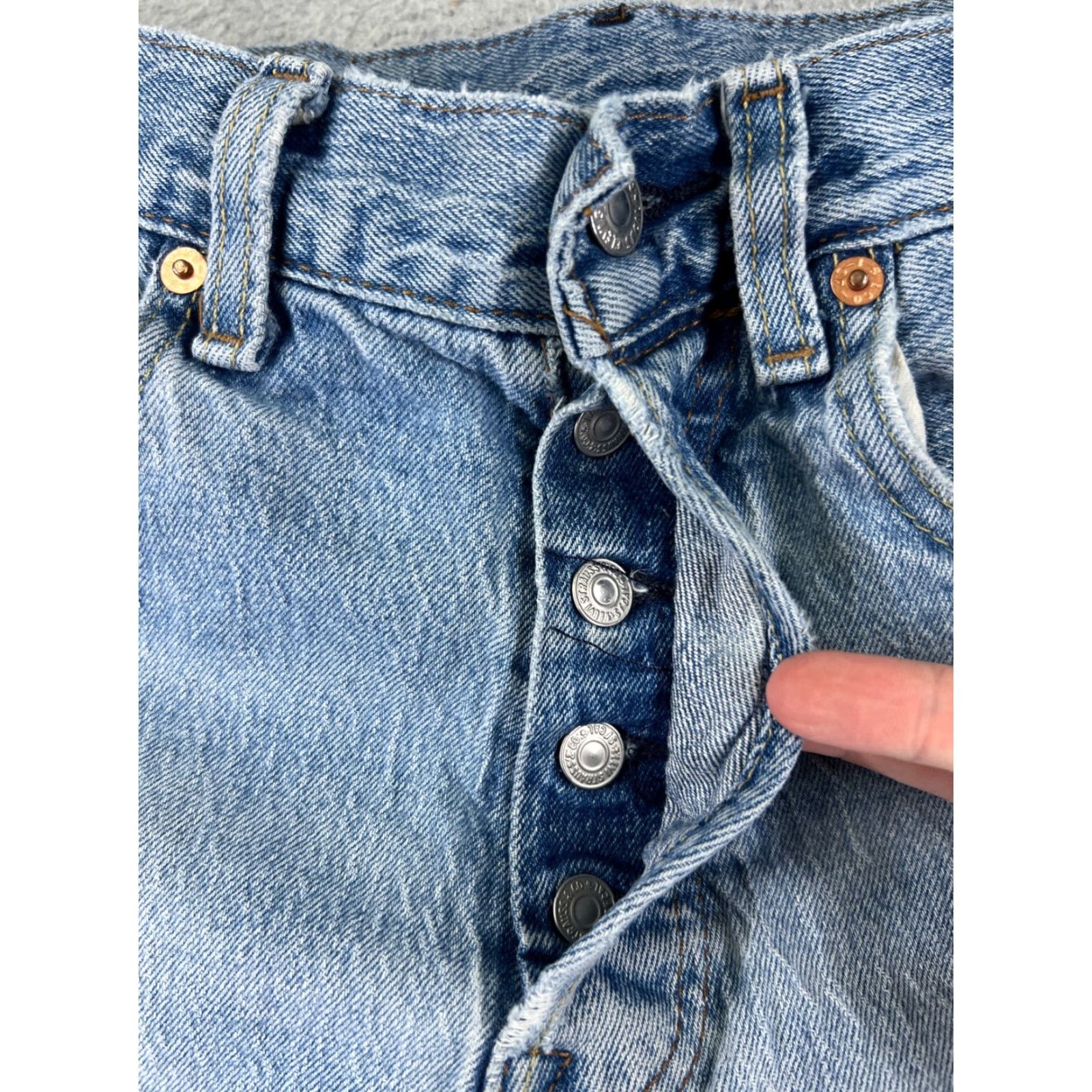 Levi's Levi's 501 Jeans Denim Blue Regular Adult 31 28x27 Button Fly Distressed 5-Pocket Solid Cotton Blend Vintage No Size US 31 - 5 Thumbnail
