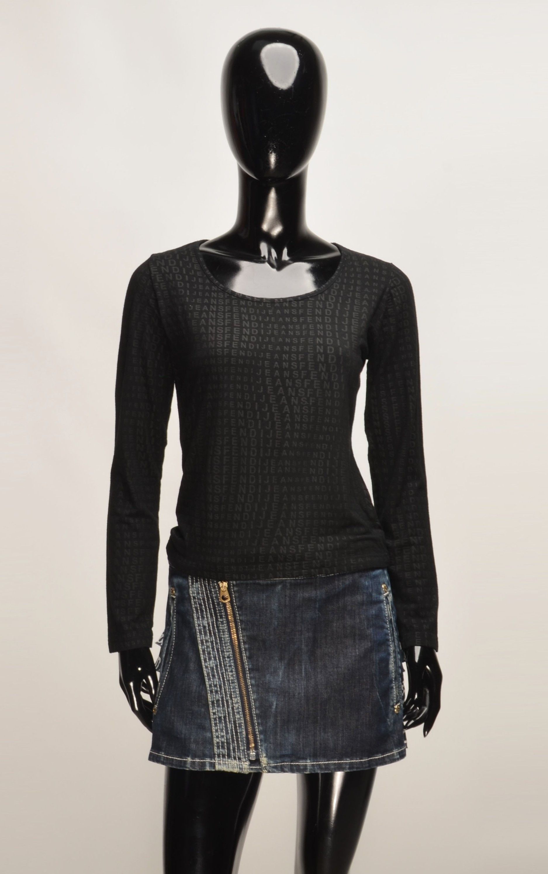 Fendi Vintage Fendi Roma Black Longsleeve Logo Print Top Size M / US 6-8 / IT 42-44 - 6 Thumbnail