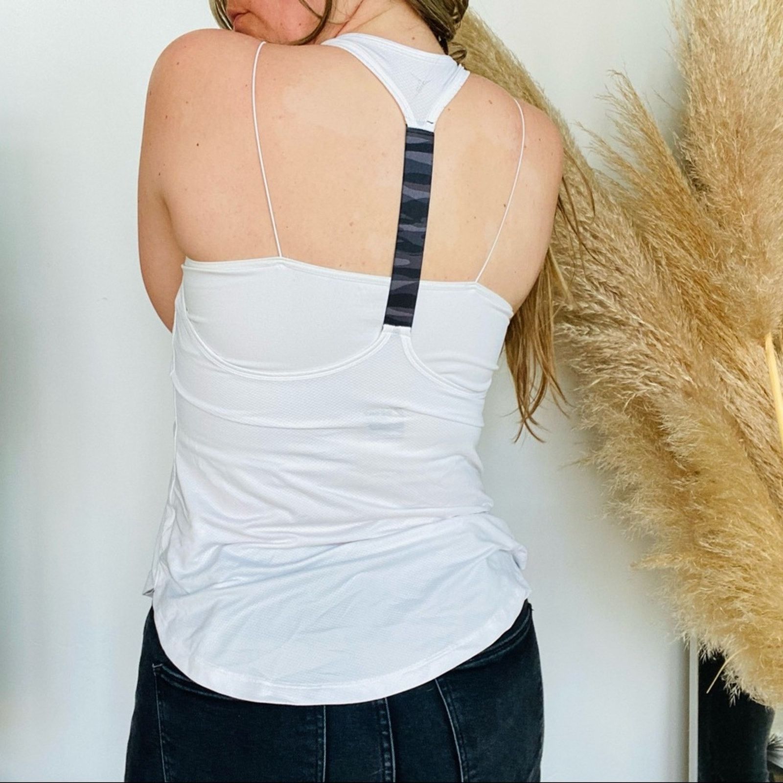 Old Navy OLD NAVY ACTIVE White Grey Open Back Athletic Tank Top Shirt Size S / US 4 / IT 40 - 2 Thumbnail