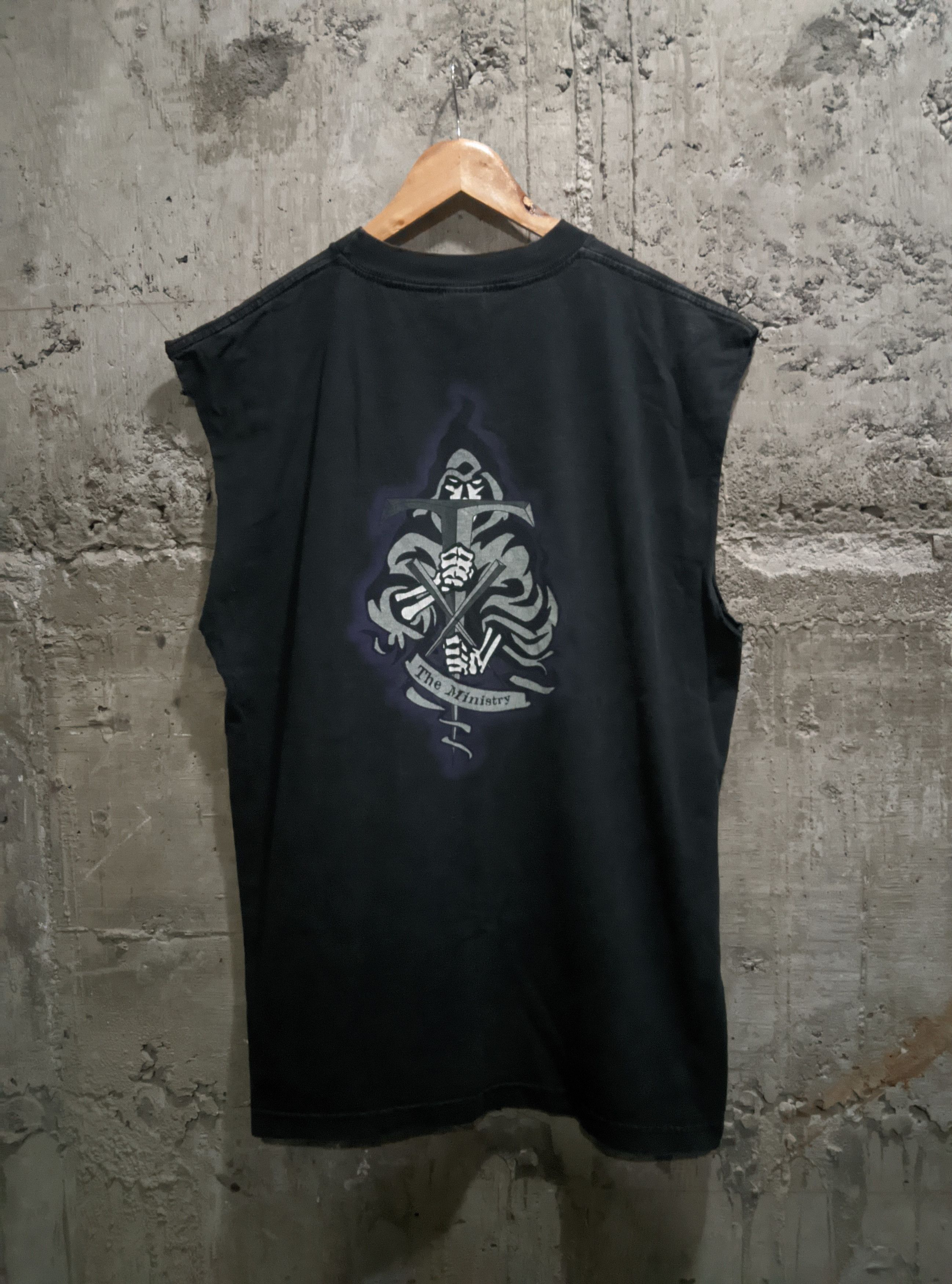 WWF Vintage 1998 undertaker lord of darkness wwf t shirt Size US XL / EU 56 / 4 - 2 Thumbnail