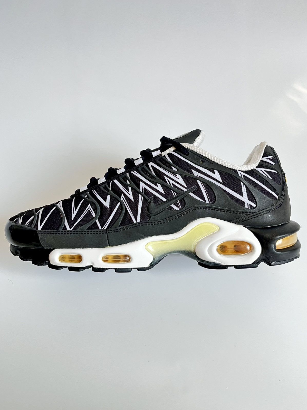 Nike Nike Air Max Plus Tn Shark (Black) Reflective Size US 11 / EU 44 - 16 Thumbnail