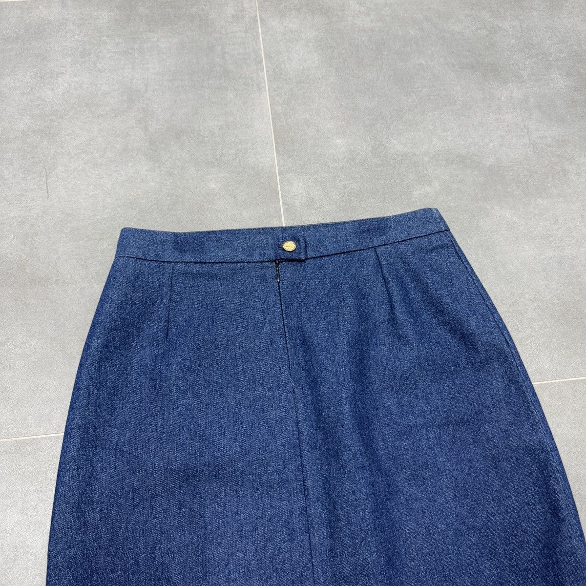 Burberry × Vintage Vintage Burberry Women Denim Skirt Size 40 Made in France Size 28" / US 6 / IT 42 - 3 Thumbnail
