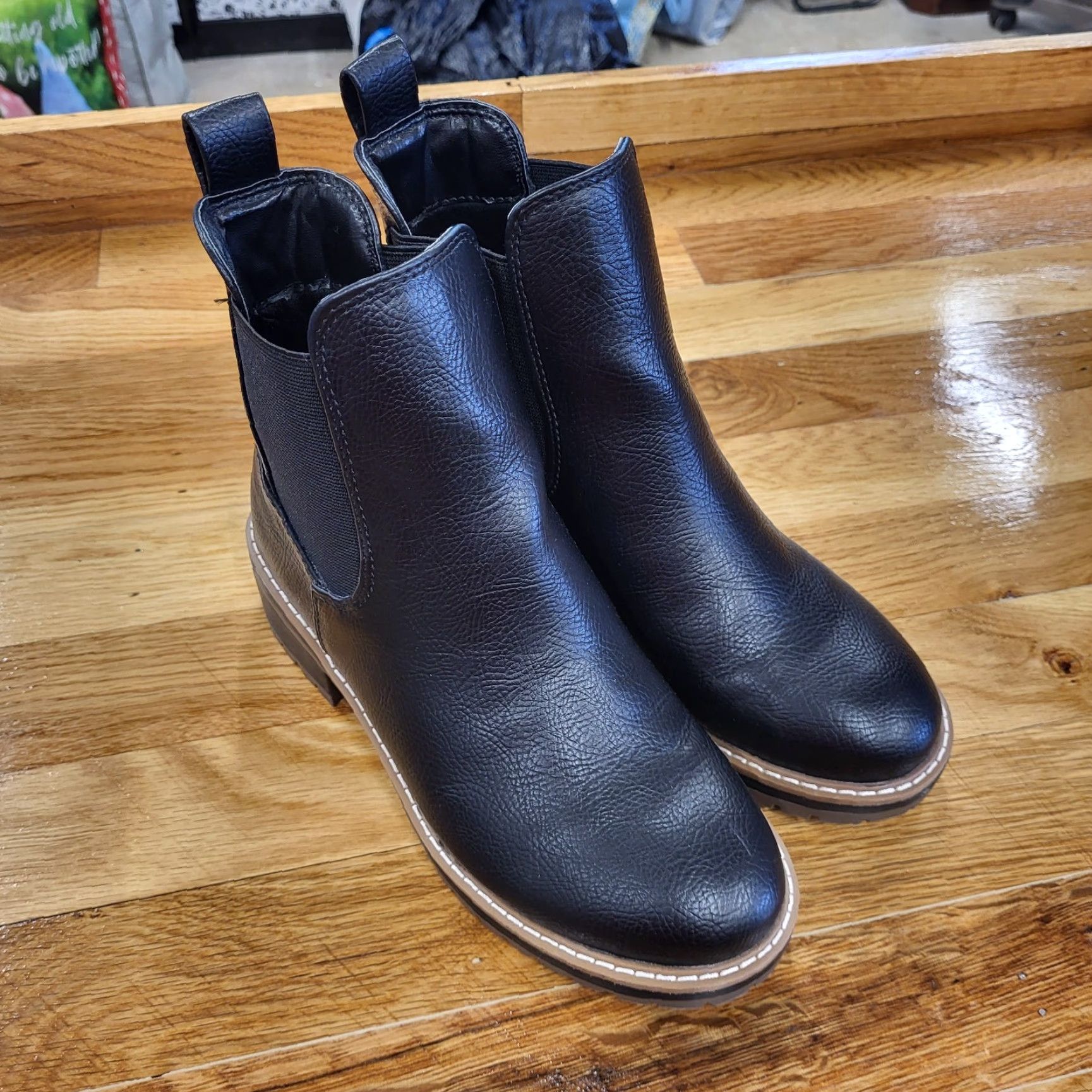 Vintage Kensie Chelsea Boots Women's 6 Black Faux Leather Pull On Low Heel Chelsea Boot 90s Grunge Biker Fashion Mens? No. Size US 6 / IT 36 - 3 Thumbnail