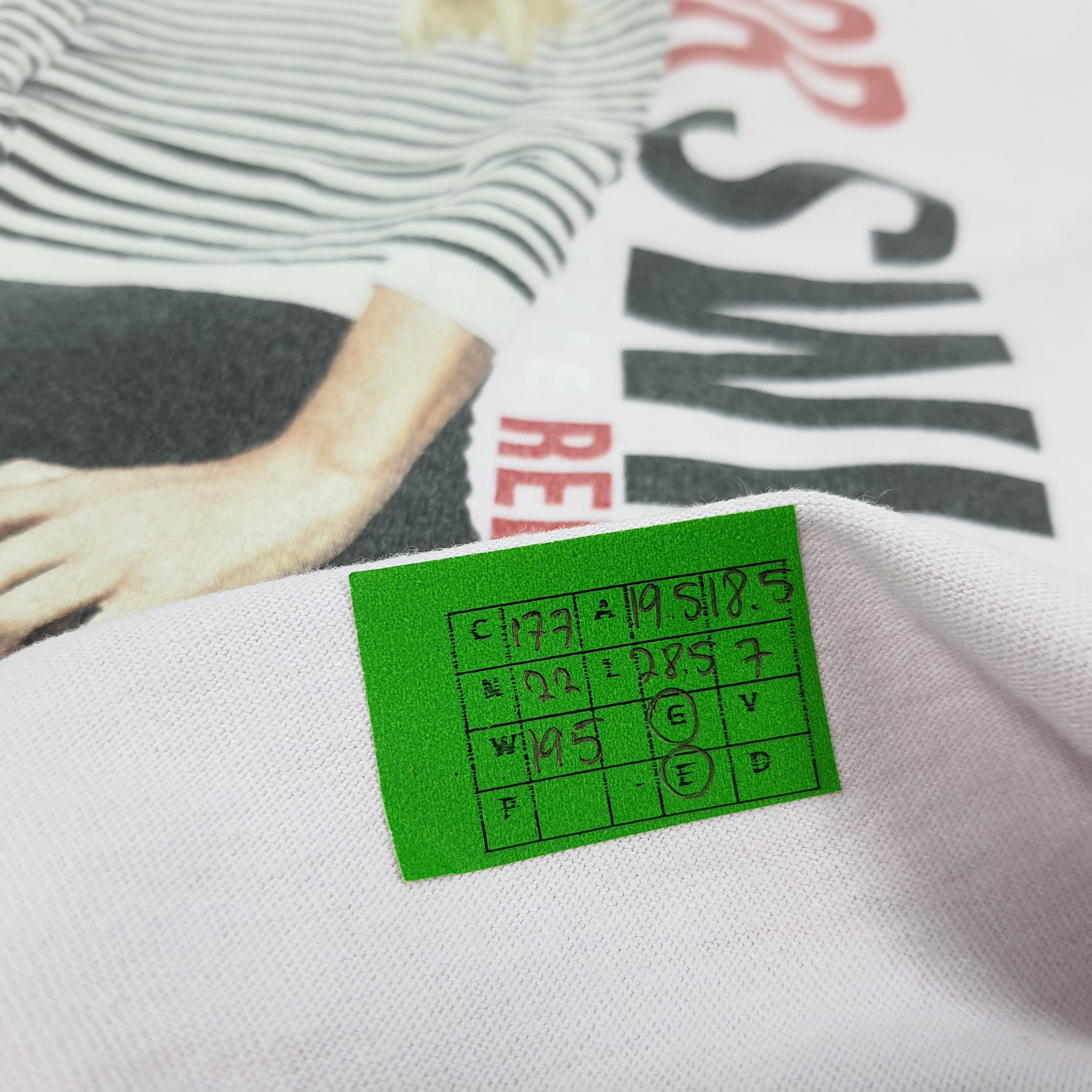 Band Tees × Vintage Vintage Taylor Swift The Red Tour Tshirt Size US M / EU 48-50 / 2 - 8 Thumbnail