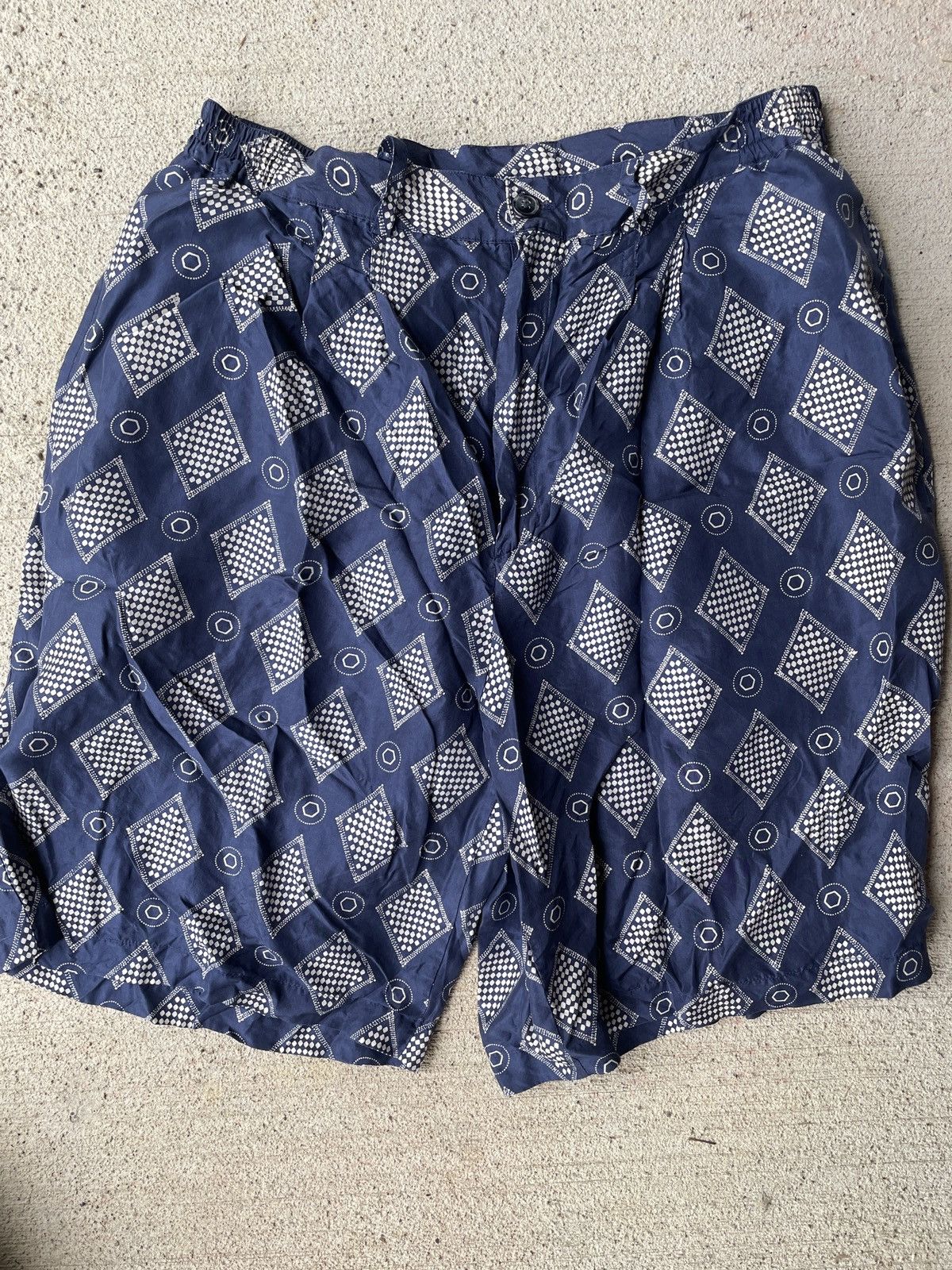 Robert Stock Robert Stock Summer Shorts 100% Silk Size US 32 / EU 48 - 1 Thumbnail