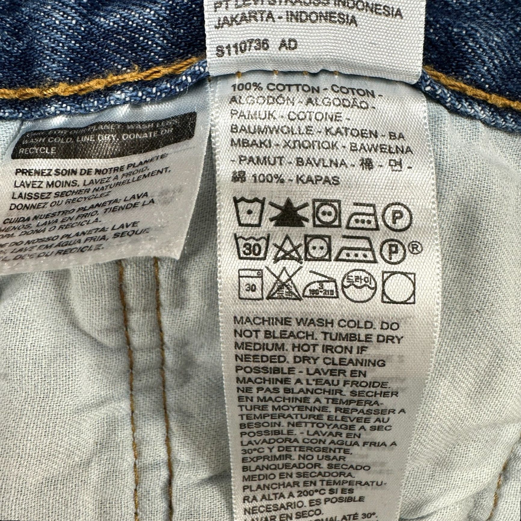 Levi's Levis 501 Jeans Mens 38x34 Blue Straight Leg Regular Fit Medium Wash Button Fly Regular Denim 5-Pocket Levis 501 Series Mens Jeans Blue Size US 38 / EU 54 - 6 Thumbnail