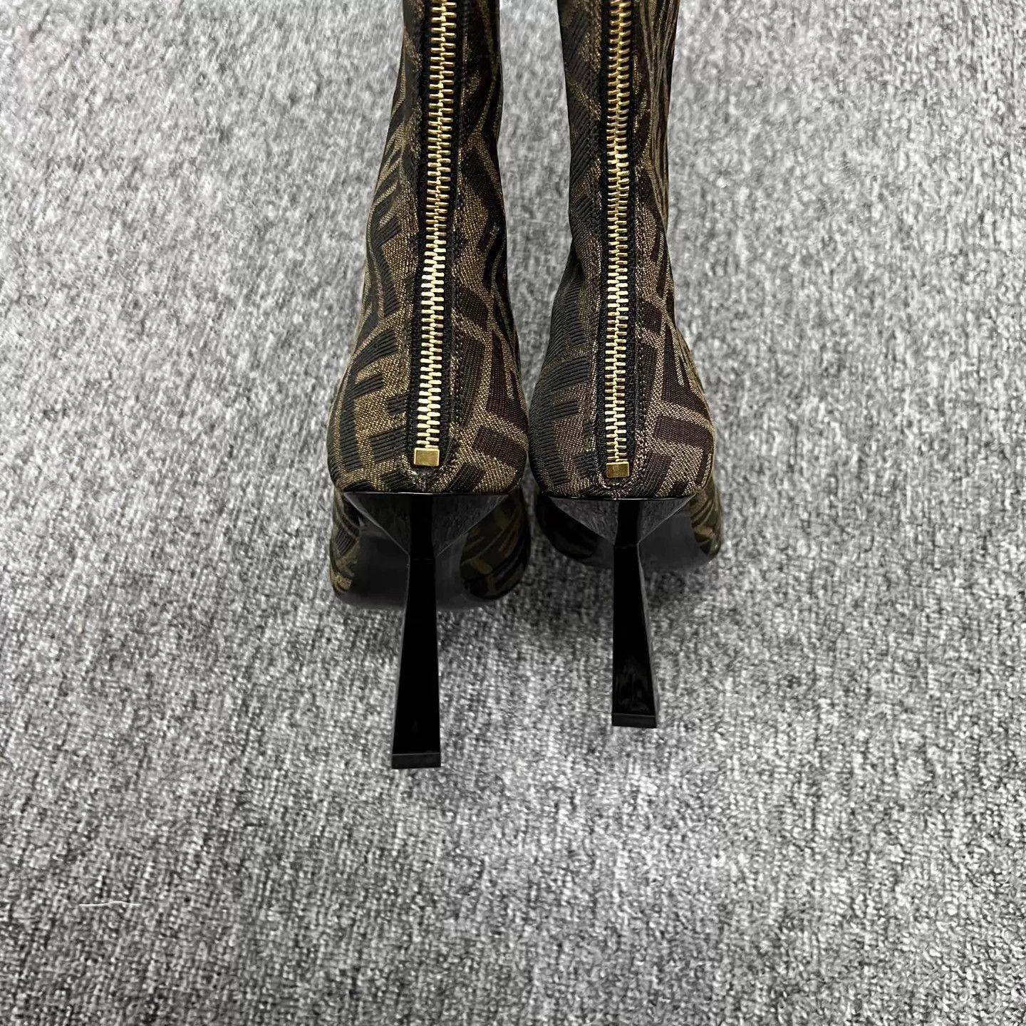 Fendi Fendi x Versace Medusa FF Monogram Pointed Knee-High Boots 37 Size US 6.5 / IT 36.5 - 6 Thumbnail