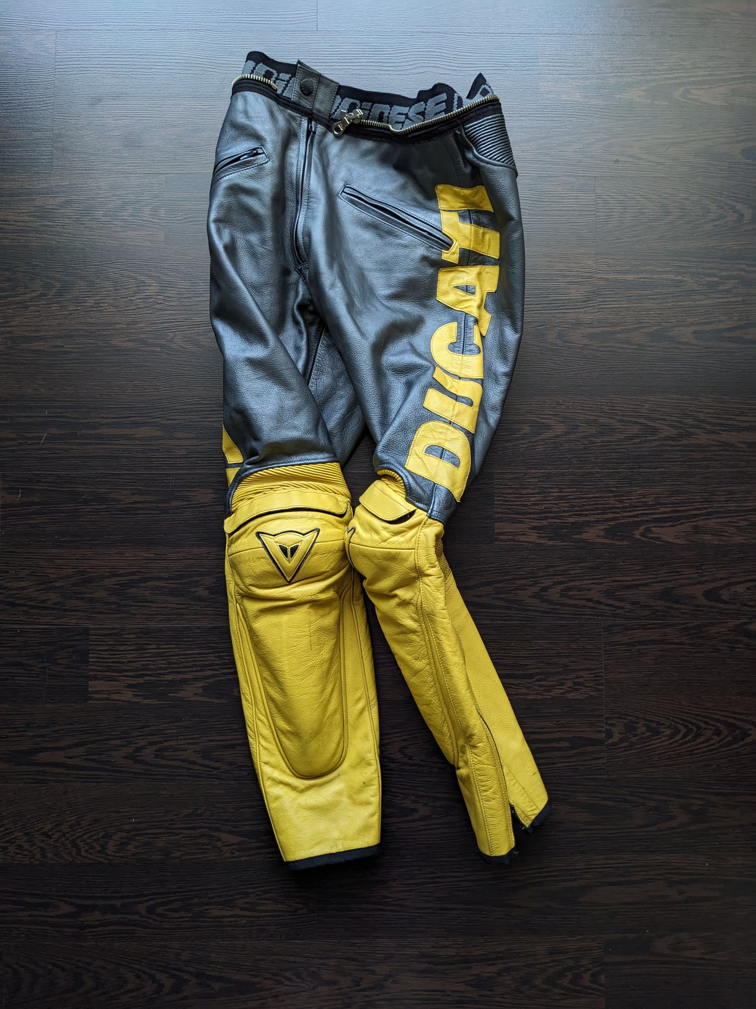 Dainese × Vintage Dainese Ducati Stripe 2 piece Suit Leather Moto Vintage 46 Size S / US 4 / IT 40 - 4 Thumbnail