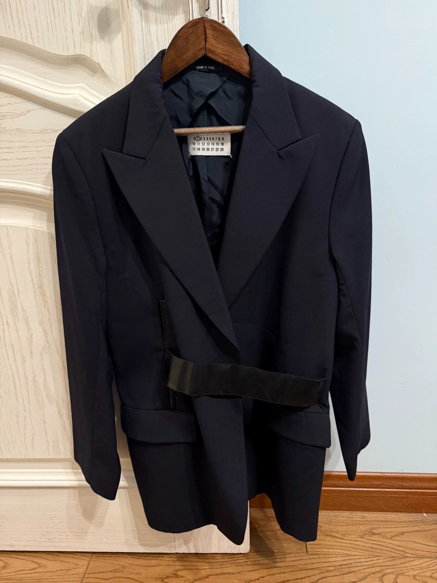 Maison Margiela Maison Margiela Women's Blazer with Velcro Belt Size S / US 4 / IT 40 - 1 Thumbnail