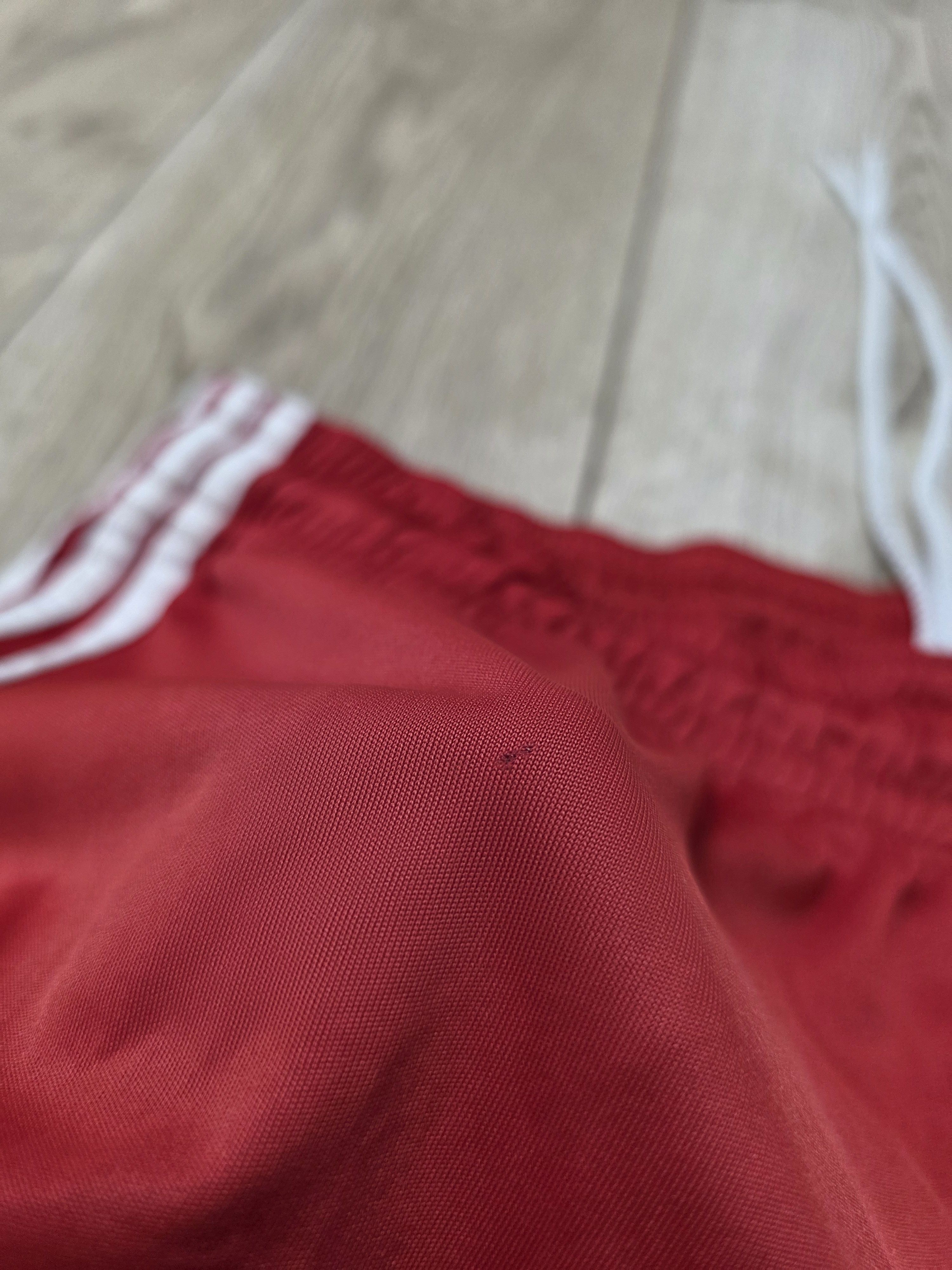 Adidas LIVERPOOL 2008 HOME VINTAGE FOOTBALL SHORTS SOCCER SHORTS Size US 32 / EU 48 - 5 Thumbnail