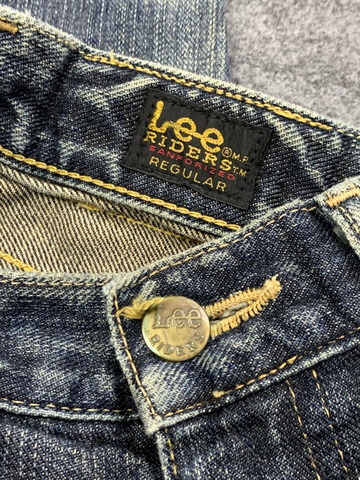 Lee VINTAGE LEE RIDER MUD WASHED. Size US 29 - 9 Thumbnail