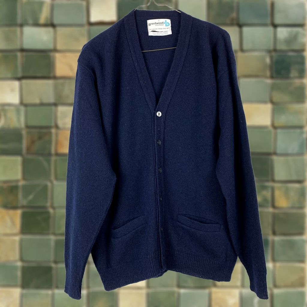 Vintage VINTAGE Brentwood Navy Blue Lambswool Blend V-Neck Mr Rogers Knit Cardigan Large Size US L / EU 52-54 / 3 - 1 Thumbnail