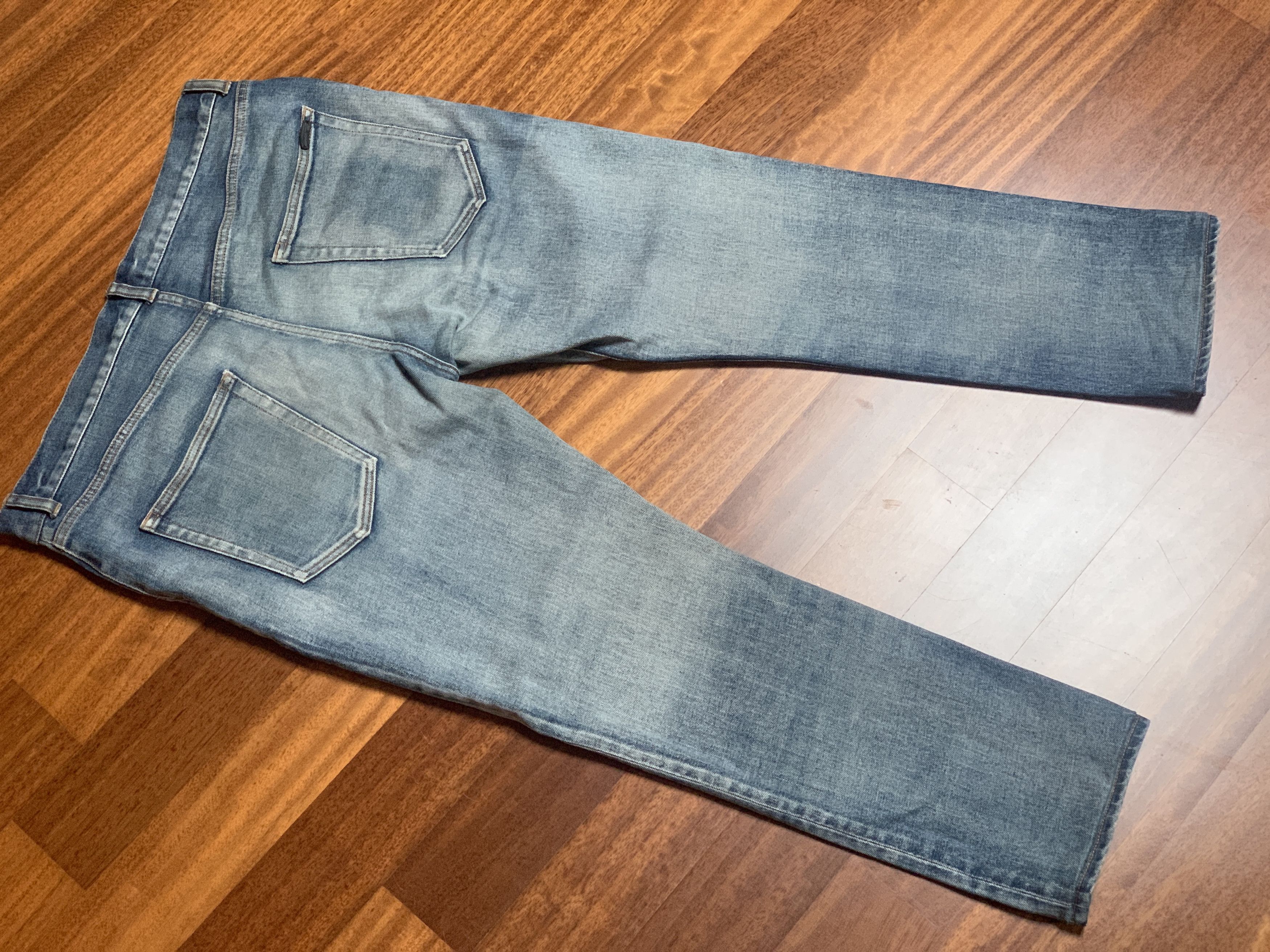 Saint Laurent Paris SAINT LAURENT PARIS D24 SKINNY JEANS IN WASHED BLUE DENIM Size US 34 / EU 50 - 11 Thumbnail
