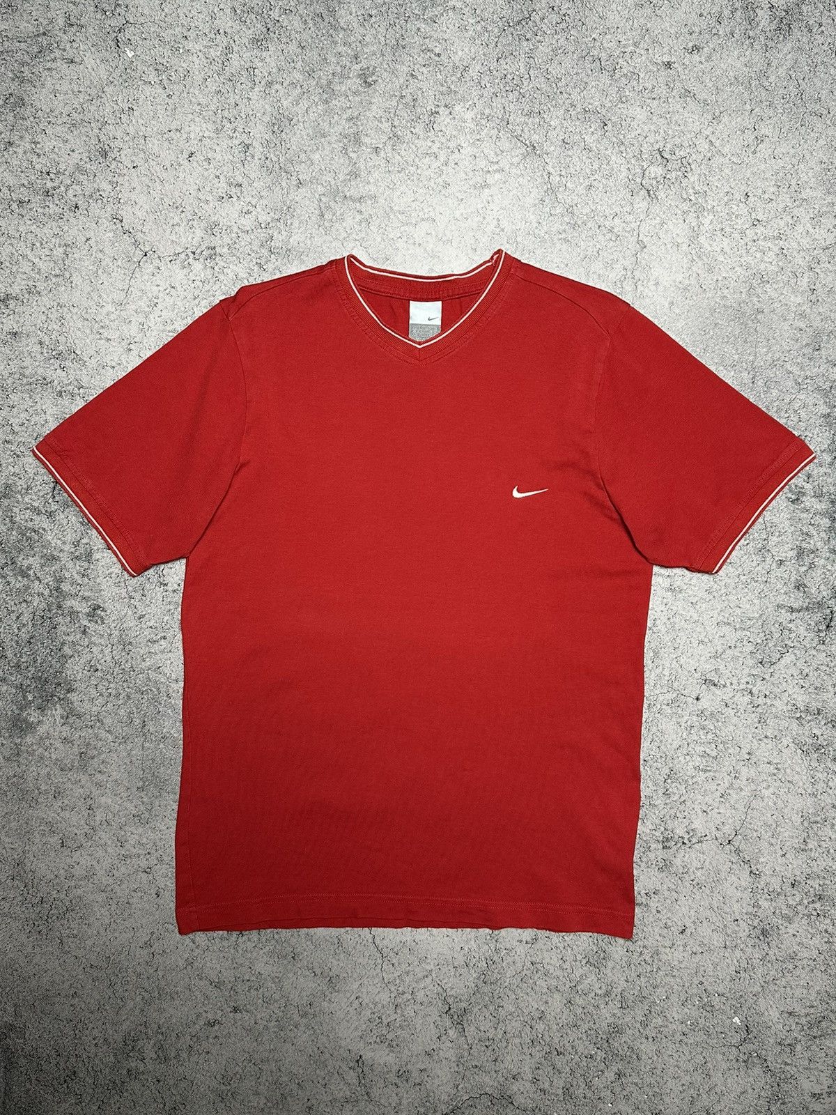 Nike × Vintage Vintage Nike Red Small Swoosh Y2K Tee Size US M / EU 48-50 / 2 - 1 Thumbnail