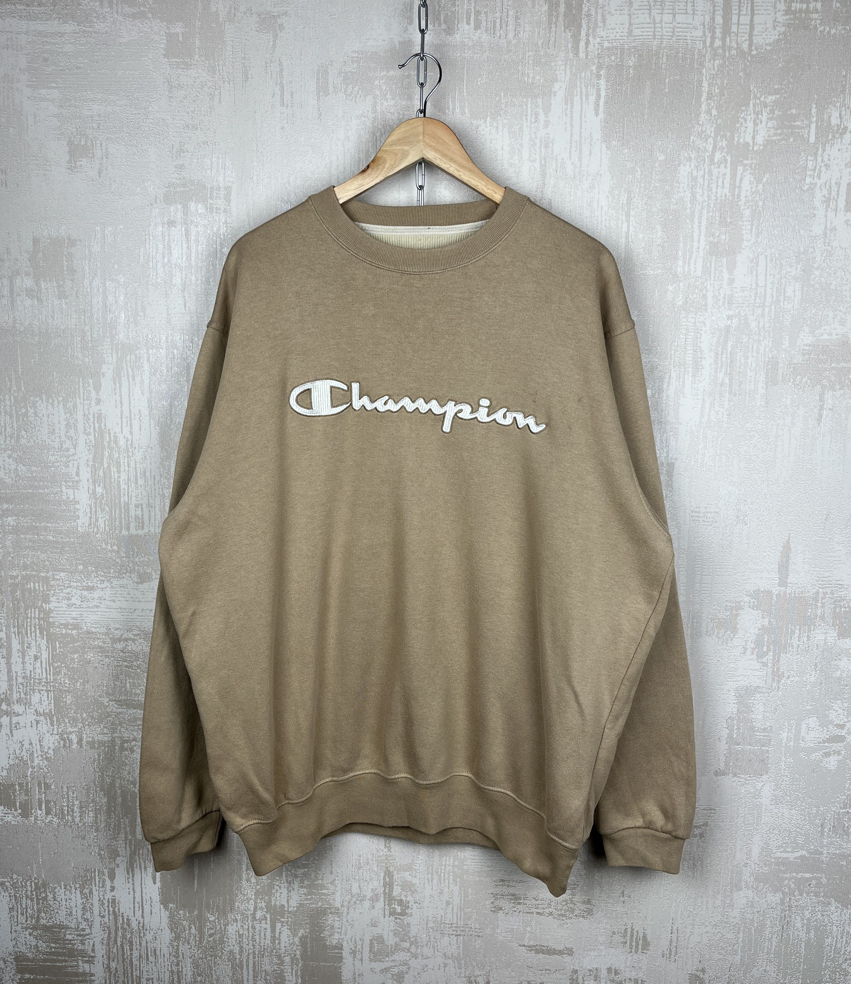 Champion × Vintage Vintage Champion Big Embroidered Logo Crew Neck Sweatshirt Size US XL / EU 56 / 4 - 1 Thumbnail