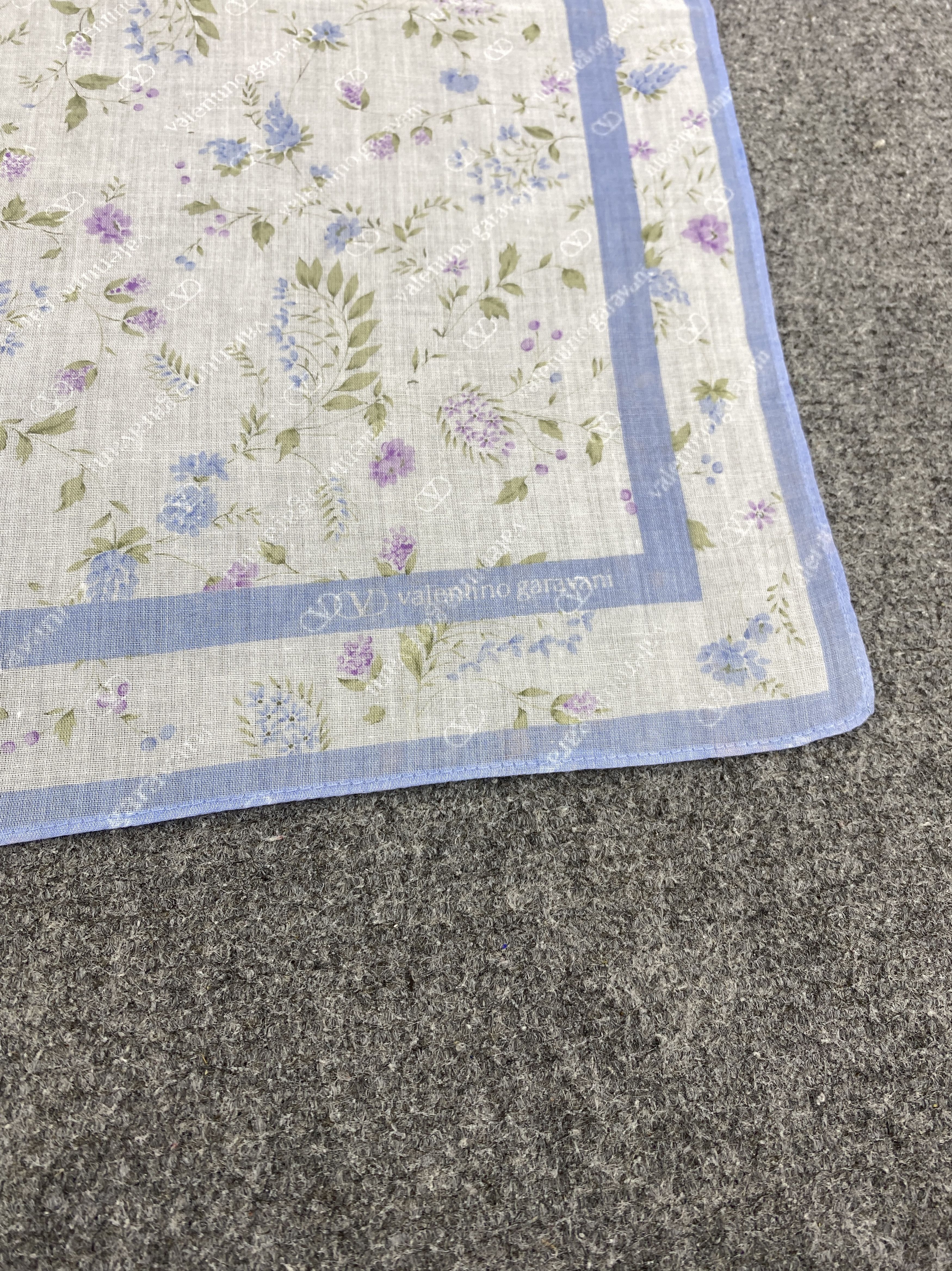 Valentino Valentino Garavani Handkerchief / Neckerchief KT0273 Size ONE SIZE - 5 Thumbnail