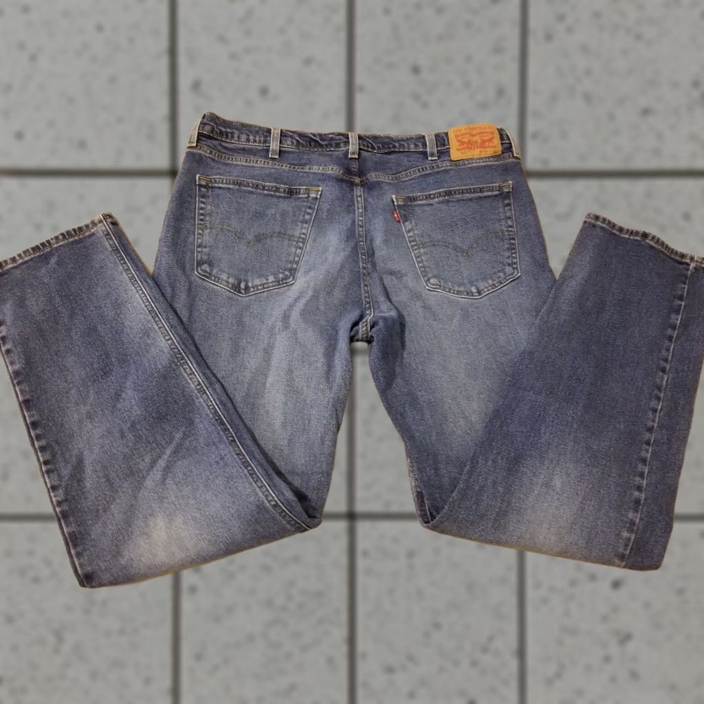 Levi's VINTAGE Levis 541 Jeans 38x34 Athletic Straight Denim Mens Jeans Blue 541 Levi's 38x34 Mens Size US 38 / EU 54 - 1 Thumbnail