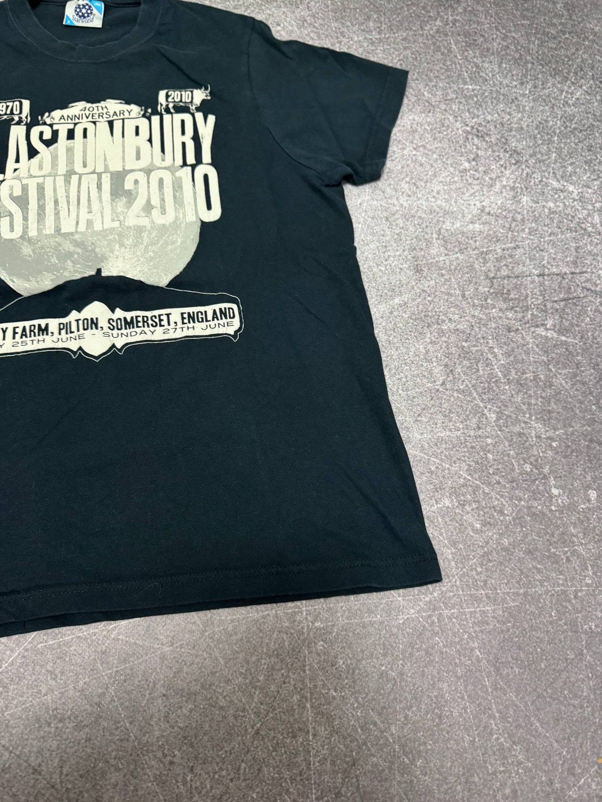 Band Tees Vintage 2010 Glastonbury Festival Rare Shirt Rock Music Size US S / EU 44-46 / 1 - 4 Thumbnail