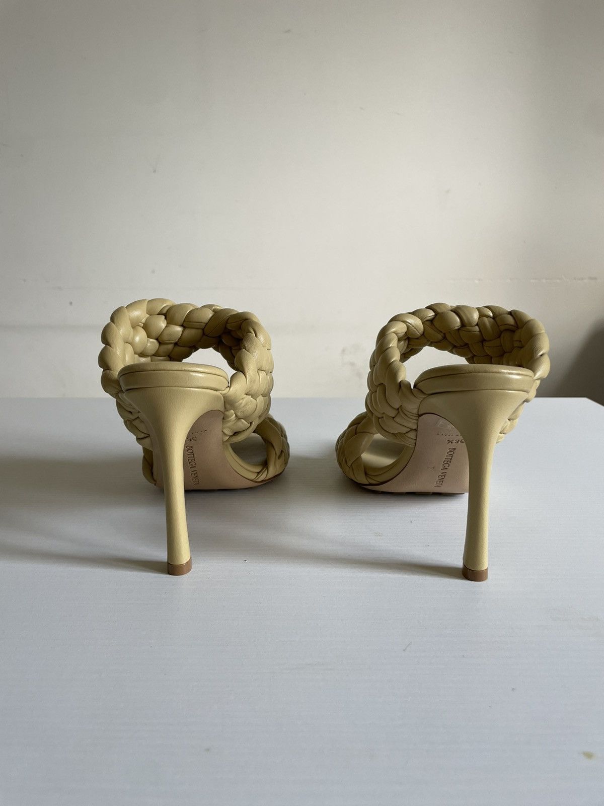 Bottega Veneta Bottega Veneta leather sandals Size US 6.5 / IT 36.5 - 7 Thumbnail