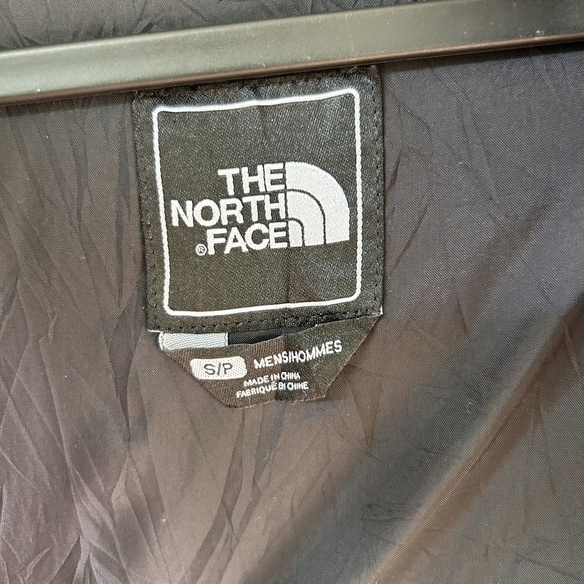The North Face Vintage The North Face Hyvent Distressed Jacket Size US M / EU 48-50 / 2 - 18 Thumbnail