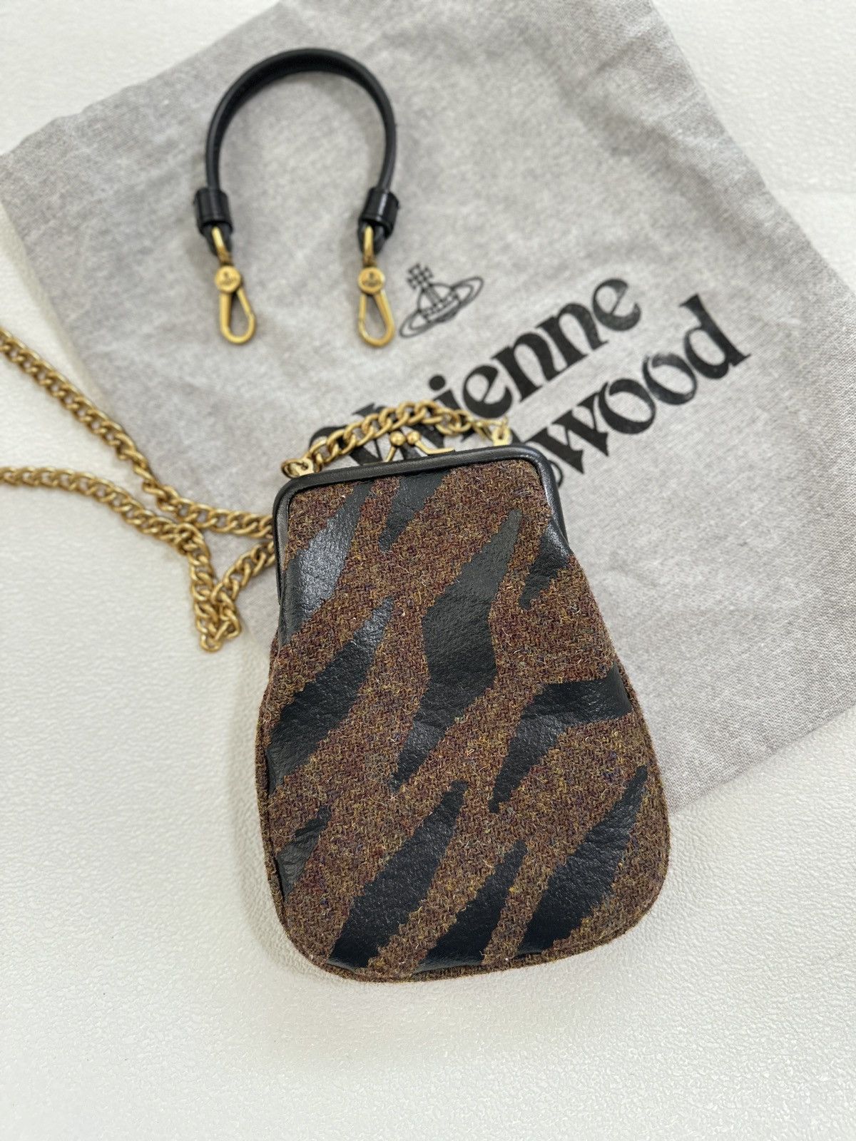 Vivienne Westwood NWOT Authentic Vivienne Westwood black in tiger chain purse Size ONE SIZE - 5 Thumbnail