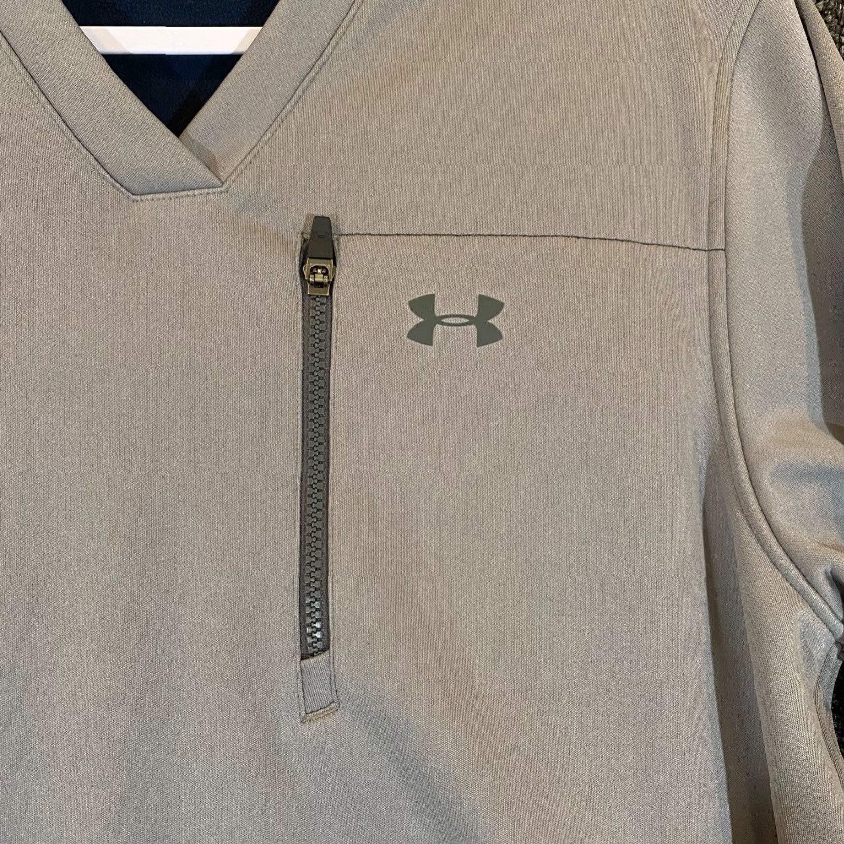 Under Armour Under Armour Jacket Mens M Gray Chest Pocket Zip V-Neck Baseball Outdoor Size US M / EU 48-50 / 2 - 2 Thumbnail