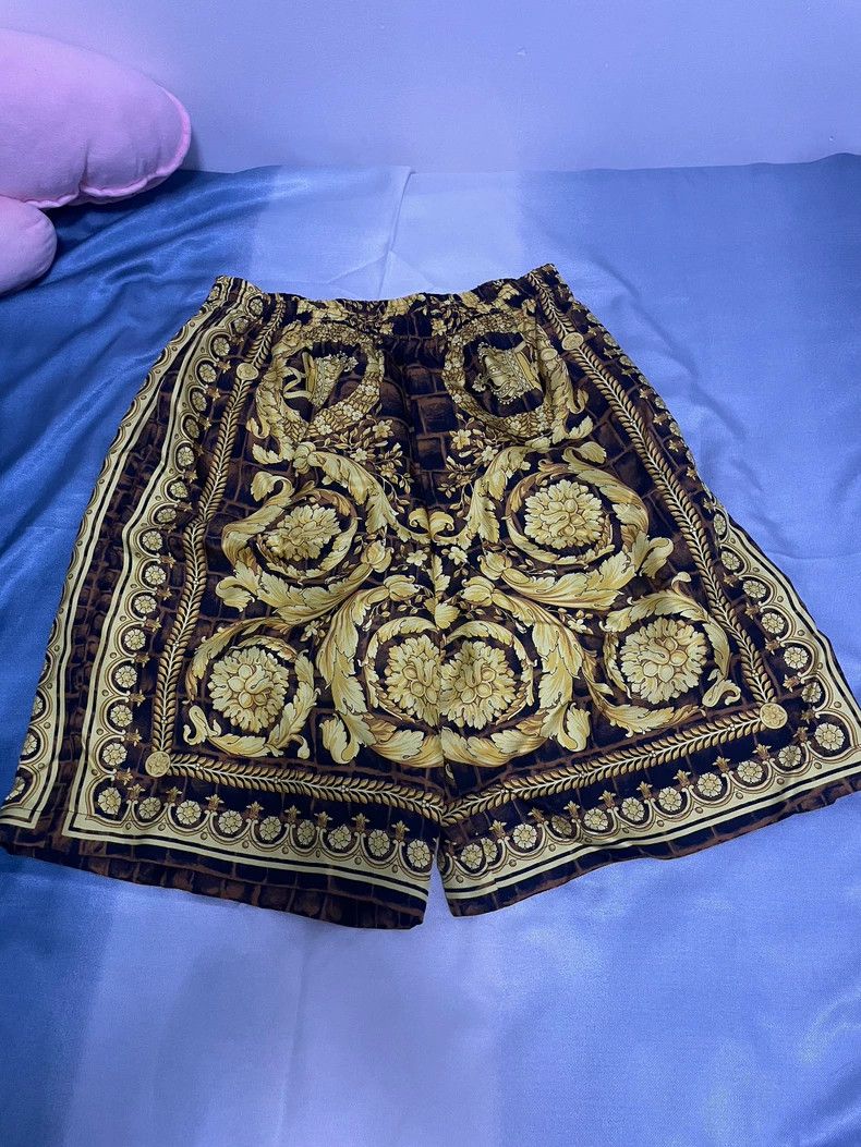 Versace Versace Black printed short sleeves Size US 28 / EU 44 - 2 Thumbnail