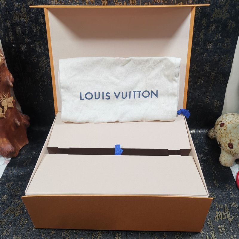 Louis Vuitton Louis Vuitton Black Leather Trainer Sneakers for Men -2505 Size US 7 / EU 40 - 9 Thumbnail