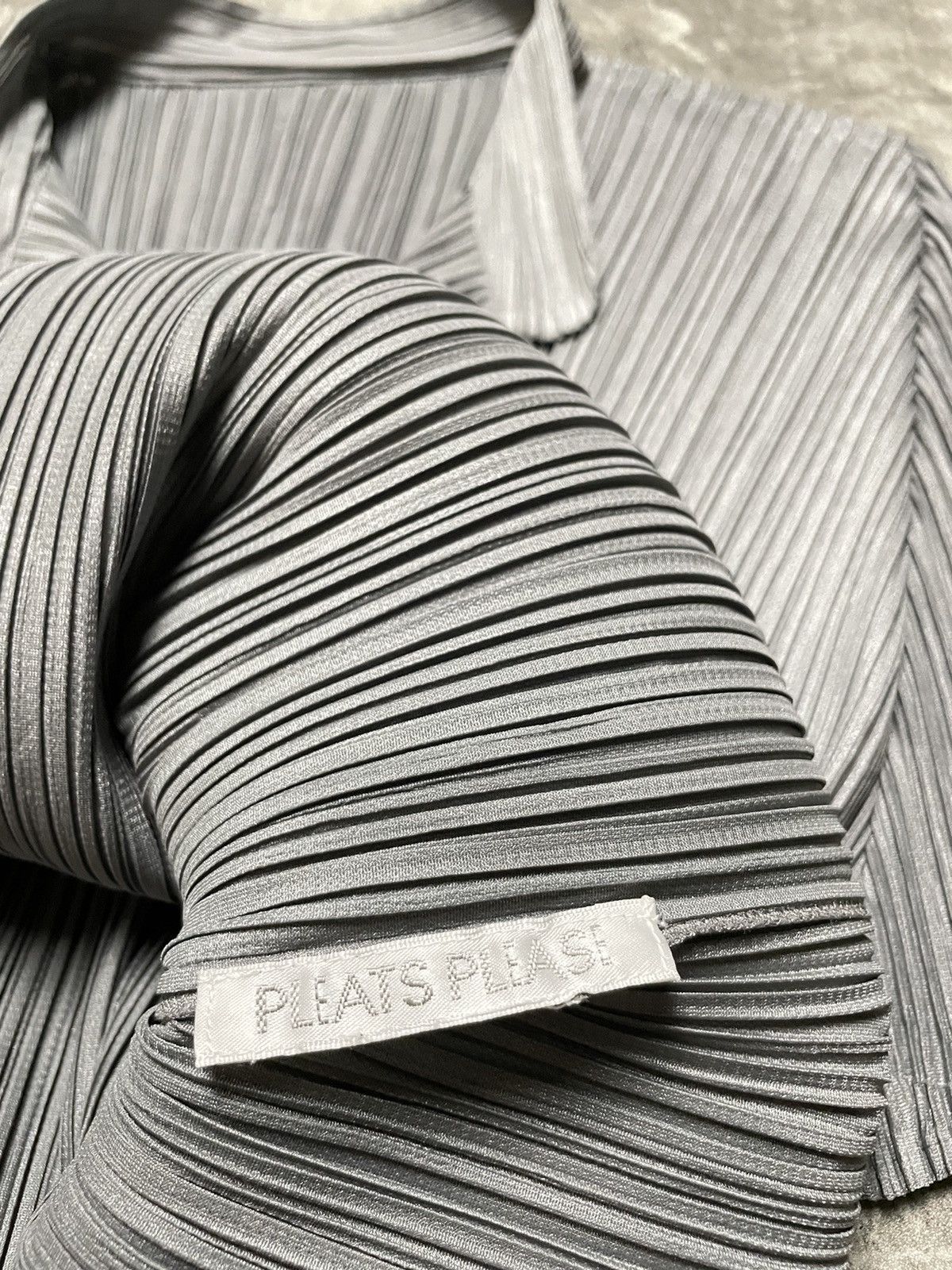 Pleats Please Issey Miyake FREE TAX 🩷 Pleats Please Pleated Button Neck SS Cut And Sewn Size M / US 6-8 / IT 42-44 - 10 Thumbnail