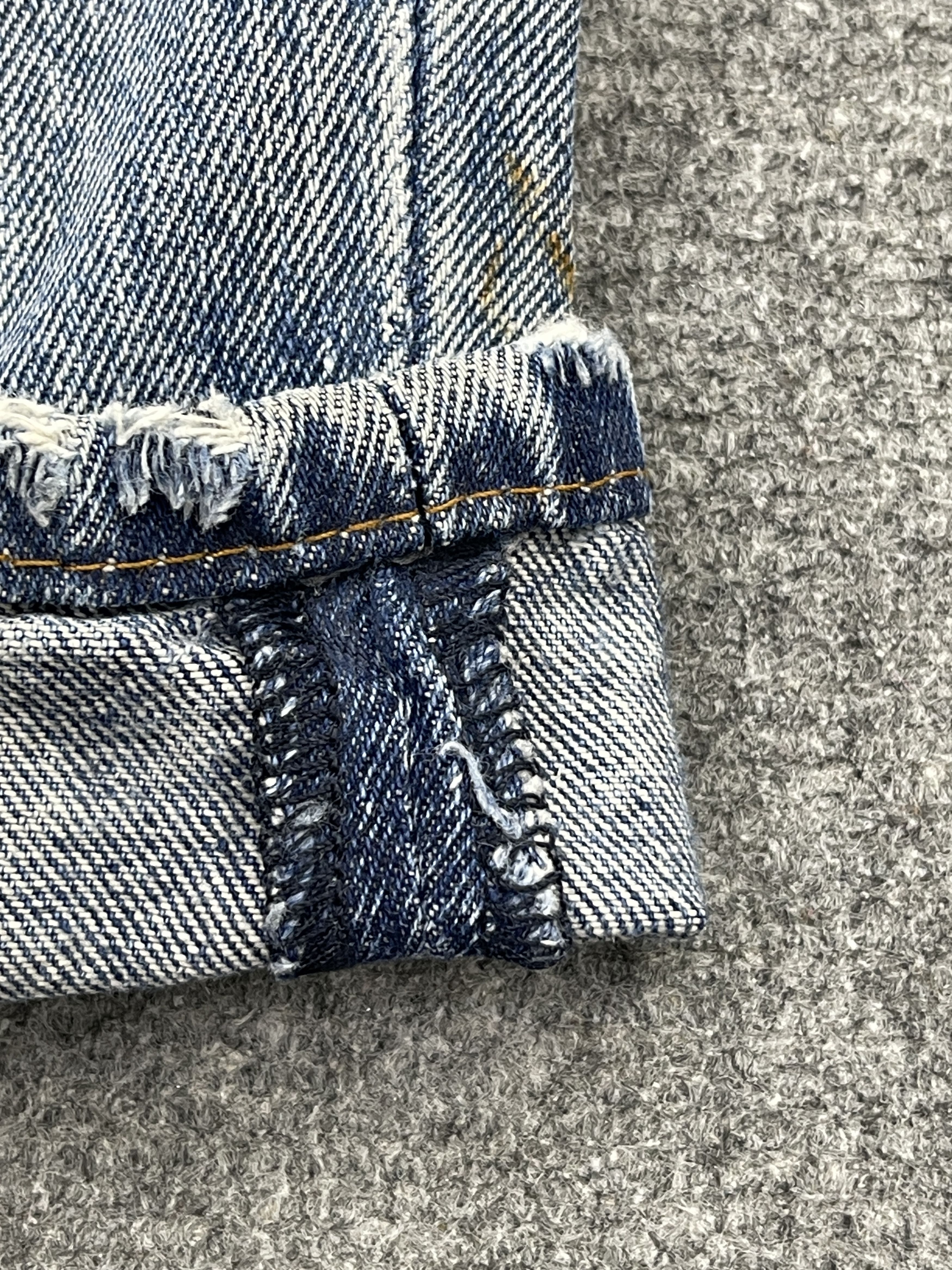 Levi's Distressed Faded Blue Vintage Levis 560 Jeans DP2555 Size US 31 - 9 Thumbnail
