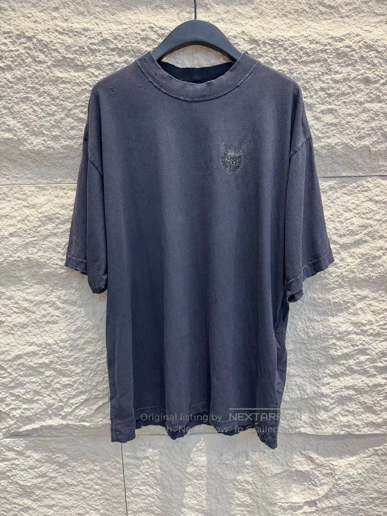 Balenciaga Balenciaga Round Neck Retro Effect Short Sleeve Raglan Sle Size US S / EU 44-46 / 1 - 2 Thumbnail