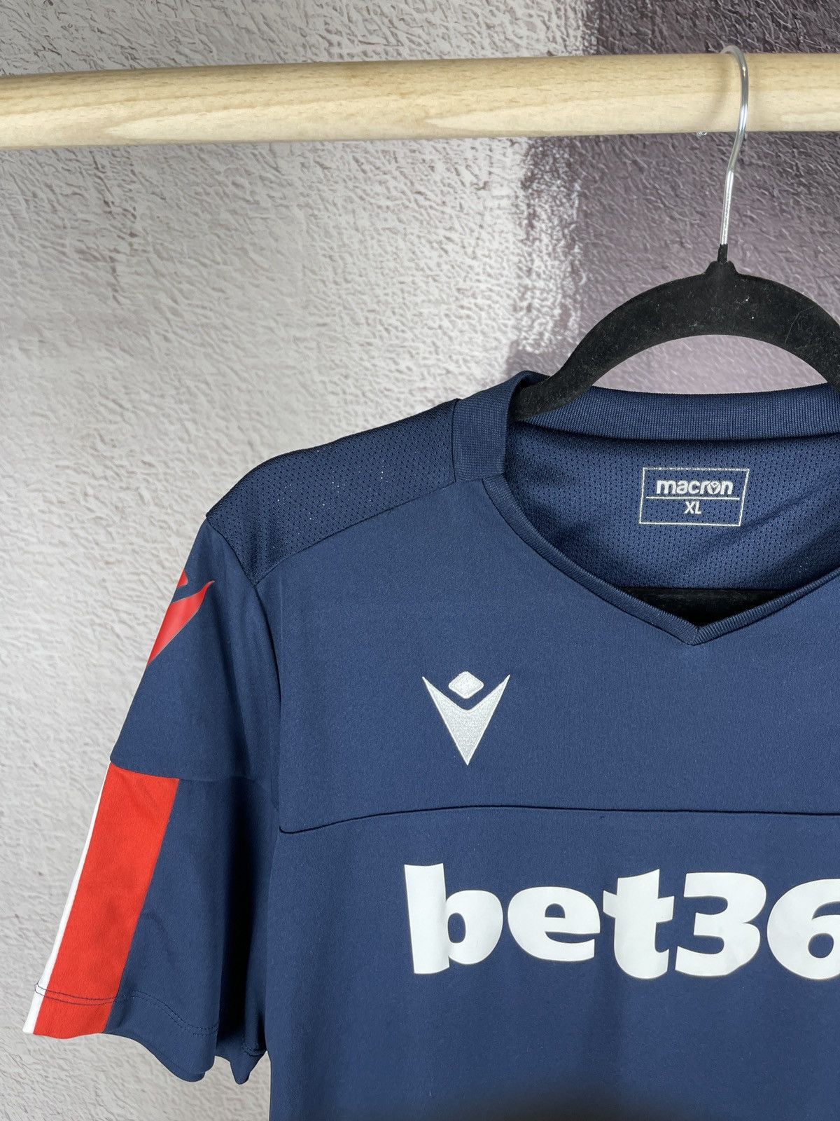 Macron STOKE CITY FOOTBALL SHIRT JERSEY TRAINING MACRON Size US XL / EU 56 / 4 - 4 Thumbnail