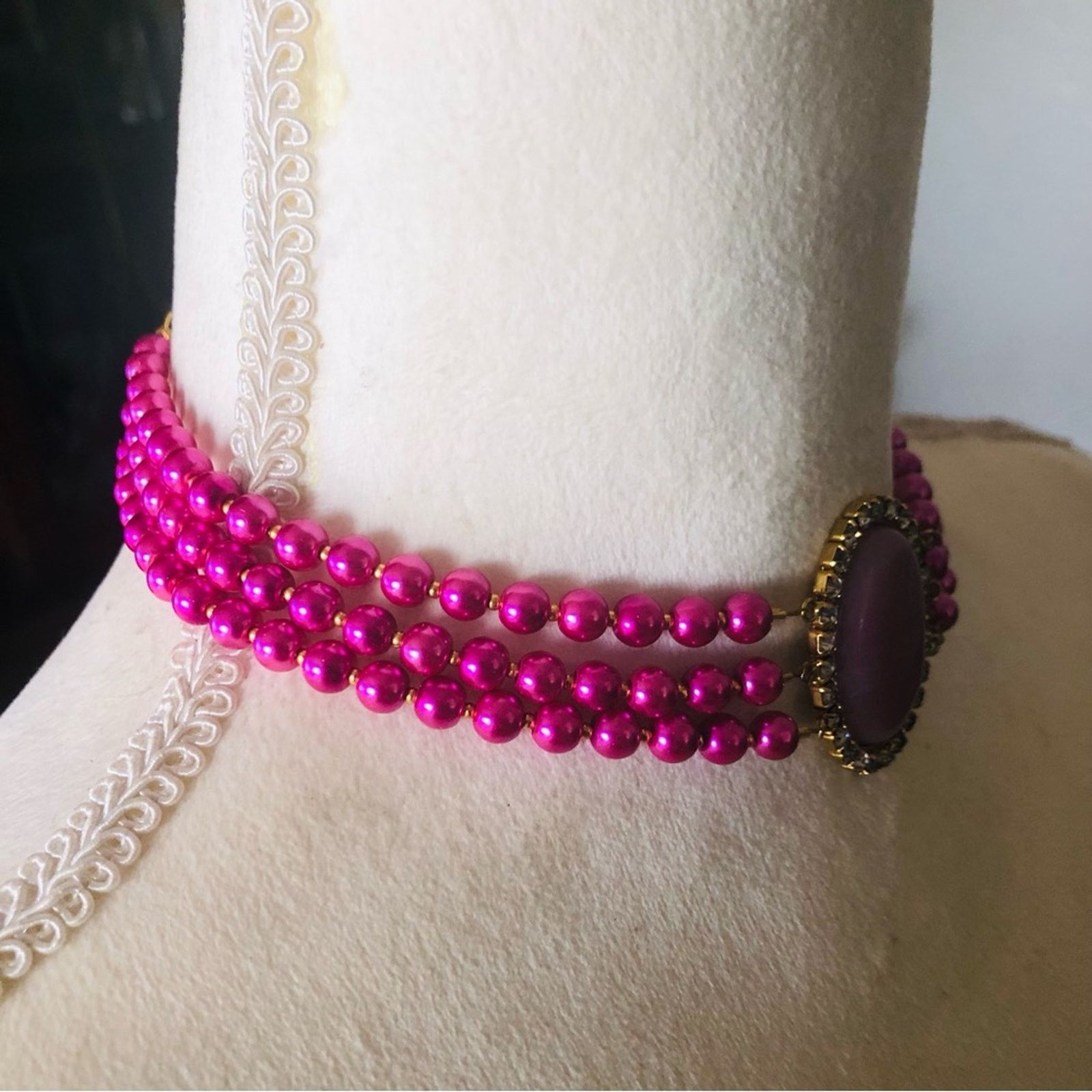 Handmade Handcrafted repurpose triple strand fuchsia Pearl necklace Size ONE SIZE - 3 Thumbnail