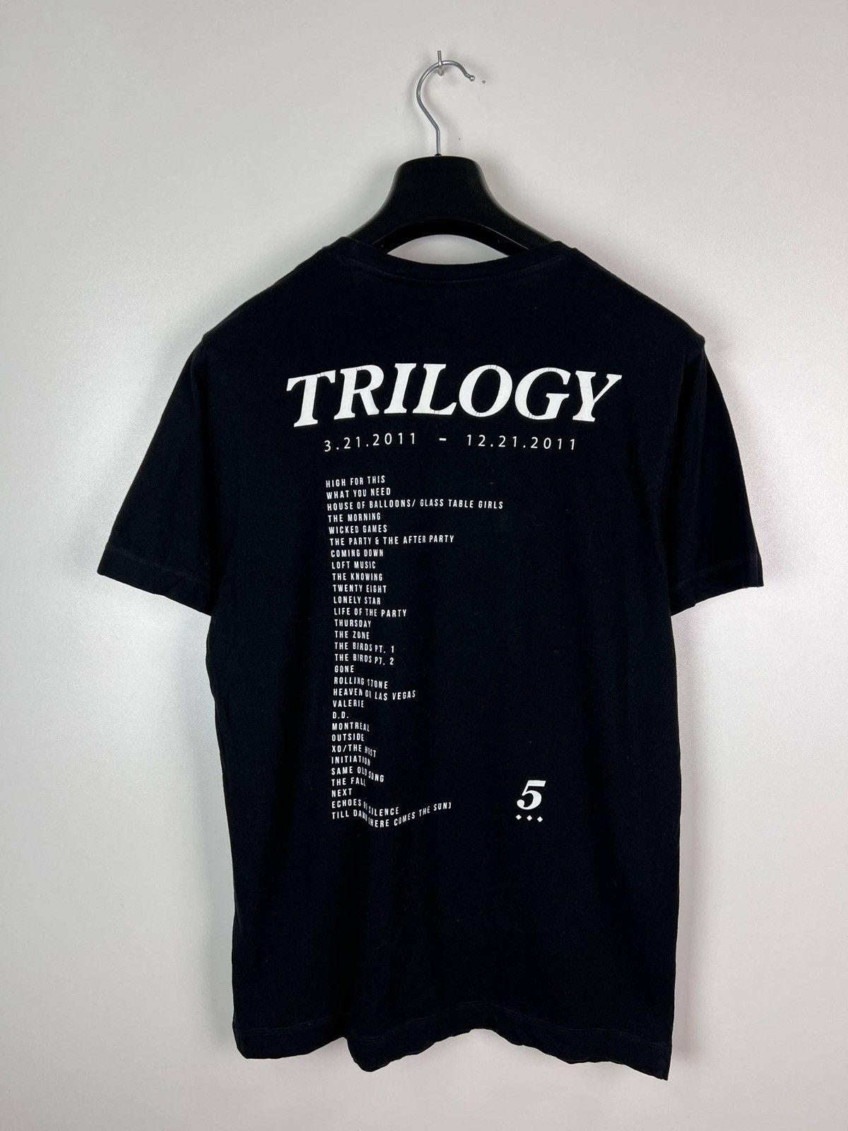 XO XO Trilogy 2011 tour t-shirts size L Size US L / EU 52-54 / 3 - 2 Thumbnail