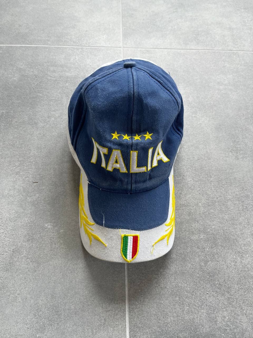 Vintage Vintage Italy Italia Cap Size ONE SIZE - 1 Thumbnail