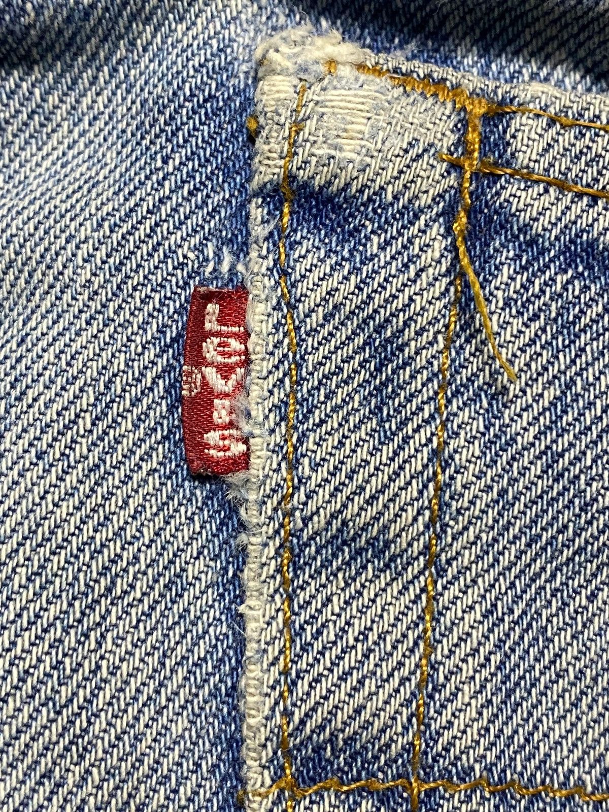 Levi's Vintage Levis 501 80s ButtonFly Distressed Loose Jeans Size US 32 / EU 48 - 14 Thumbnail