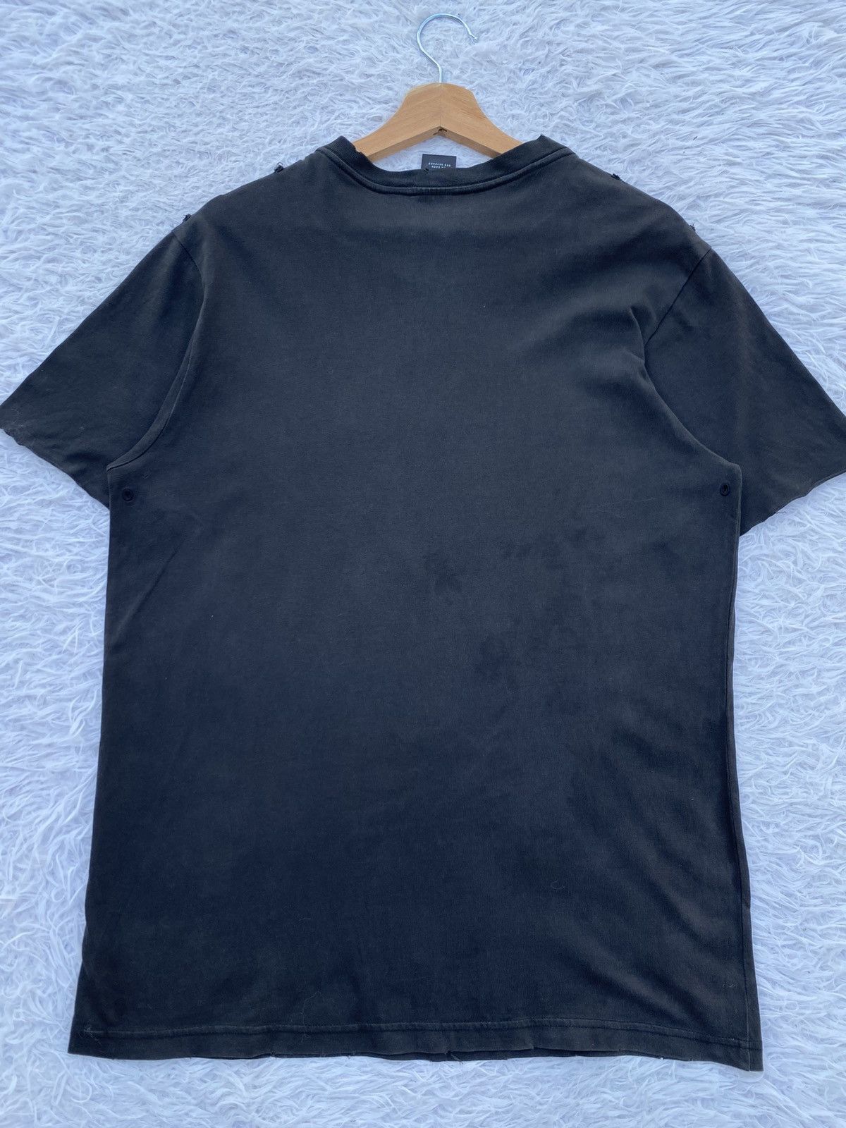 Vintage Rare Vintage Charles Manson Skulls by Number Nine Tshirt Size US L / EU 52-54 / 3 - 20 Thumbnail