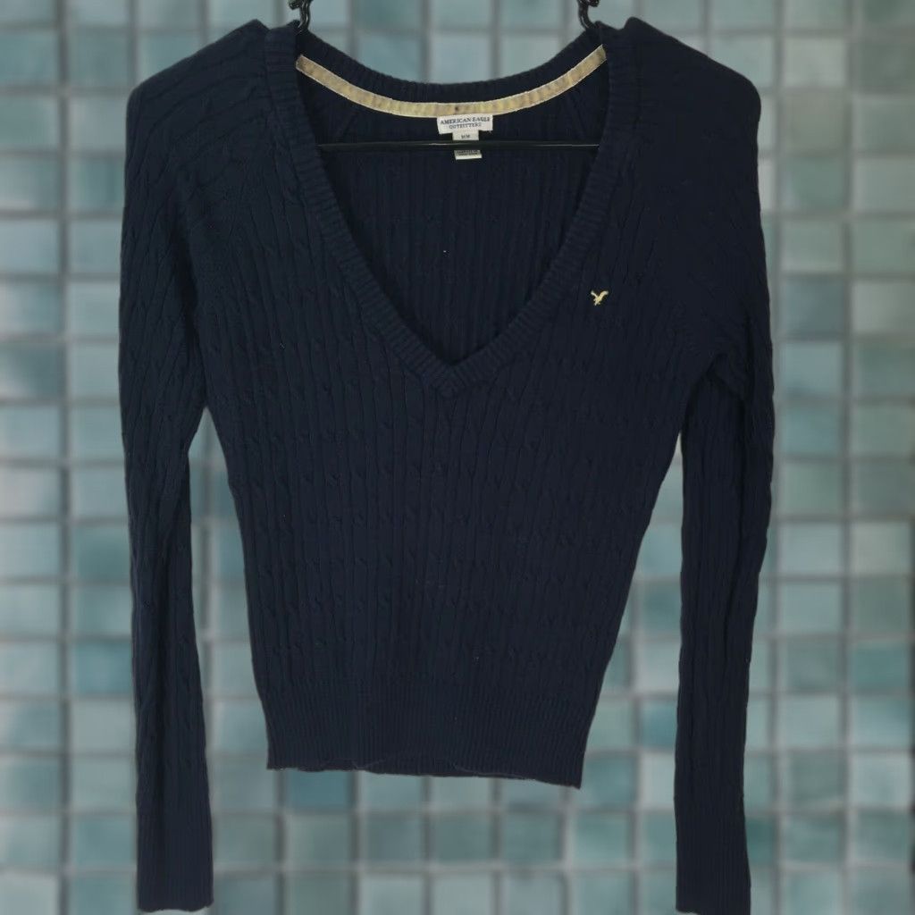 American Eagle Outfitters American Eagle Outfitters Womens Cable-Knit Sweater Black Size M Long Sleeves Pullover V Neck Casual Knits Womens M Black 90s? Size M / US 6-8 / IT 42-44 - 1 Thumbnail